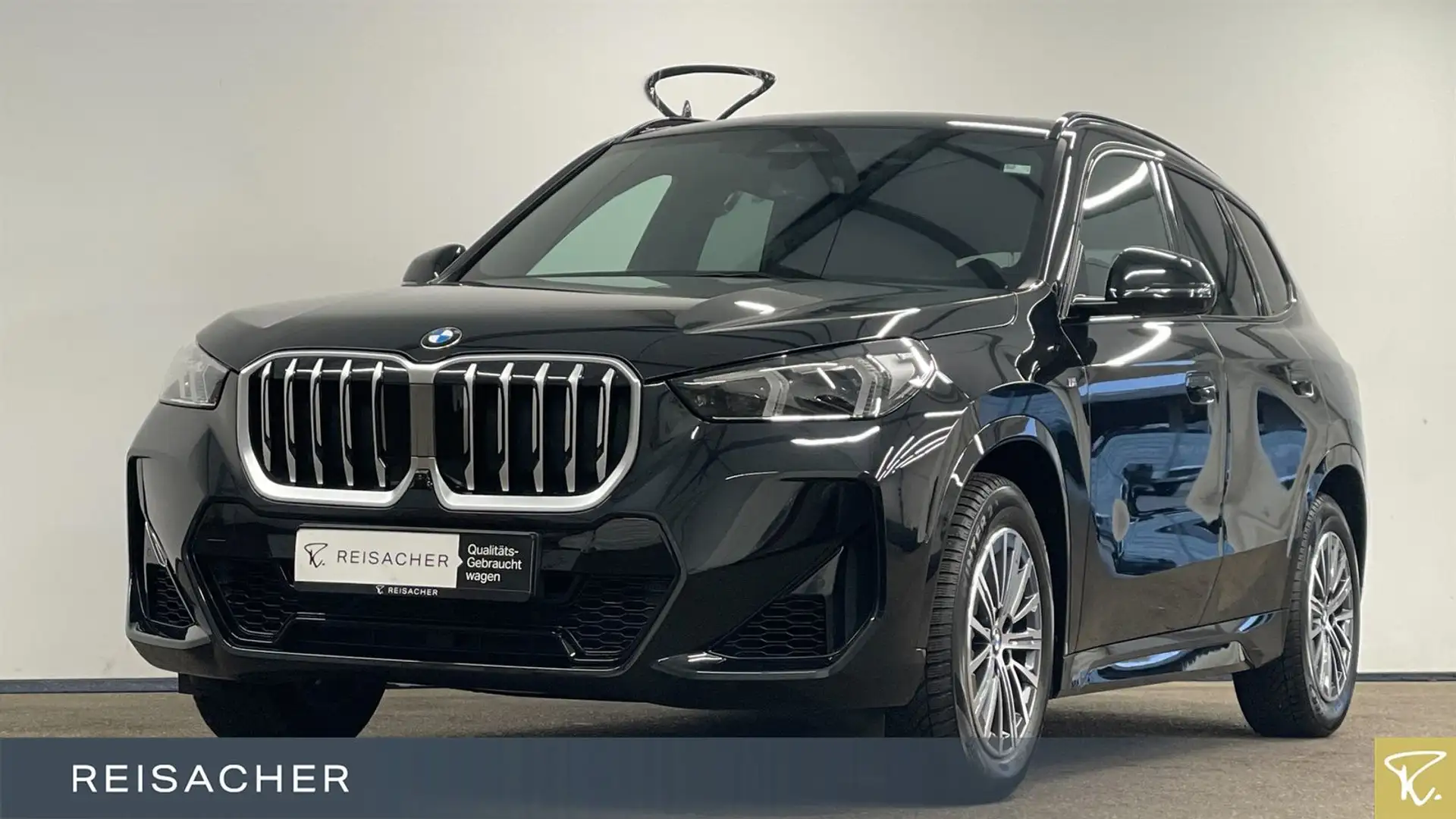 BMW X1 xDrive23i A MSport AHK LCPro HUD ACC 360° 18" Schwarz - 1