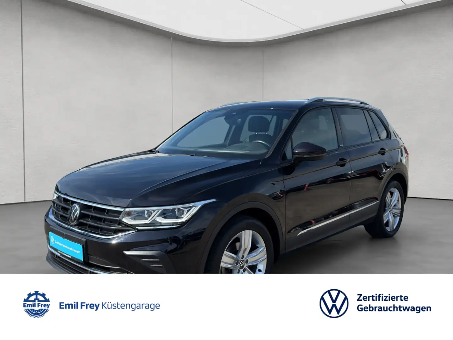 Volkswagen Tiguan Life 1.5l TSI DSG AHK NAVI RFK ACC SHZ IQ Zwart - 1