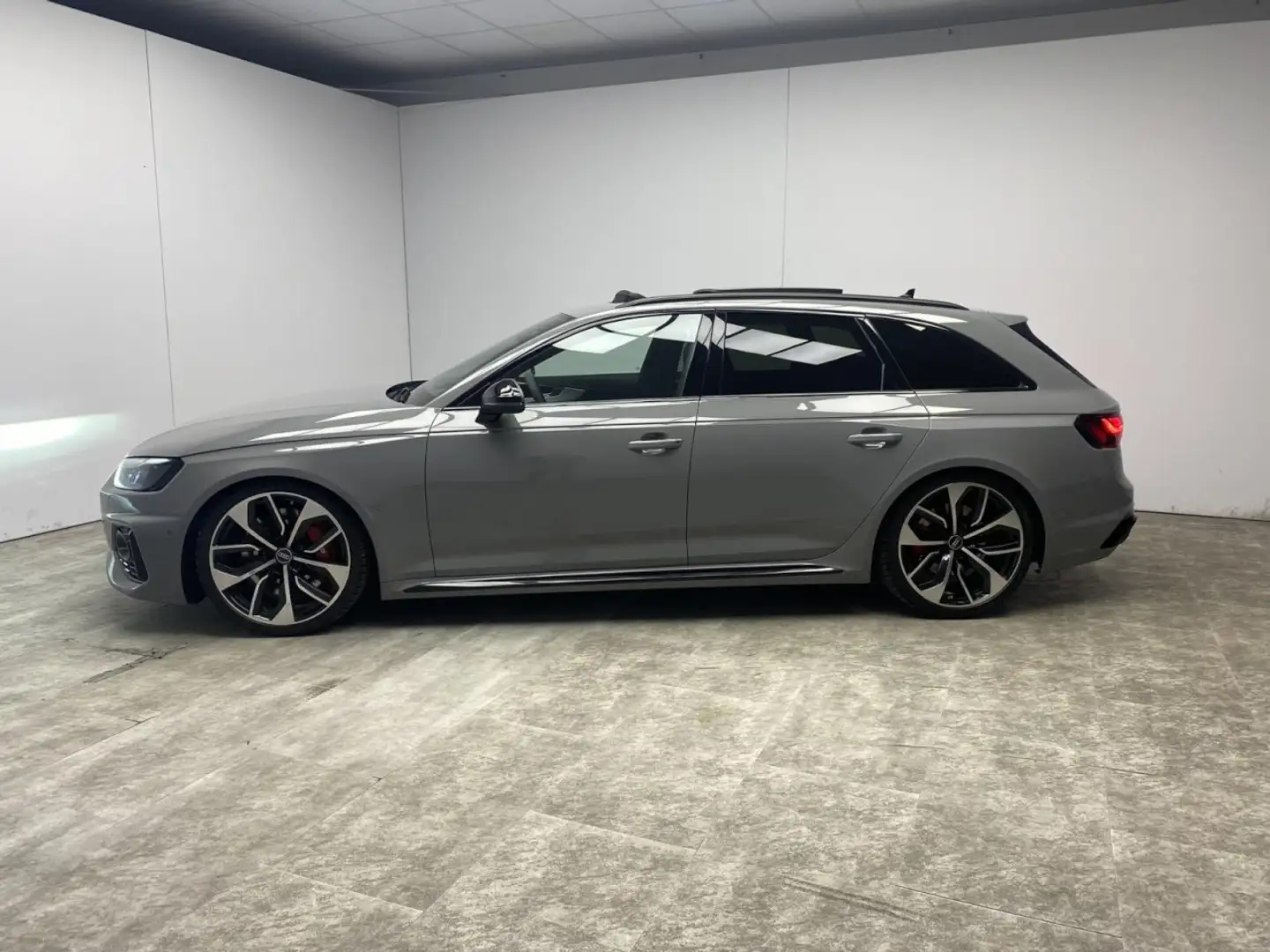 Audi RS4 Avant 2.9 TFSI quattro Panorama Klima Navi Leder Grau - 2