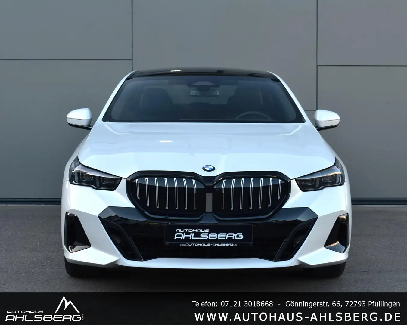 BMW 520 D M SPORT/SHADOW/ STAND./360°/H-K/PANO/MEMORY/HUD Bílá - 2