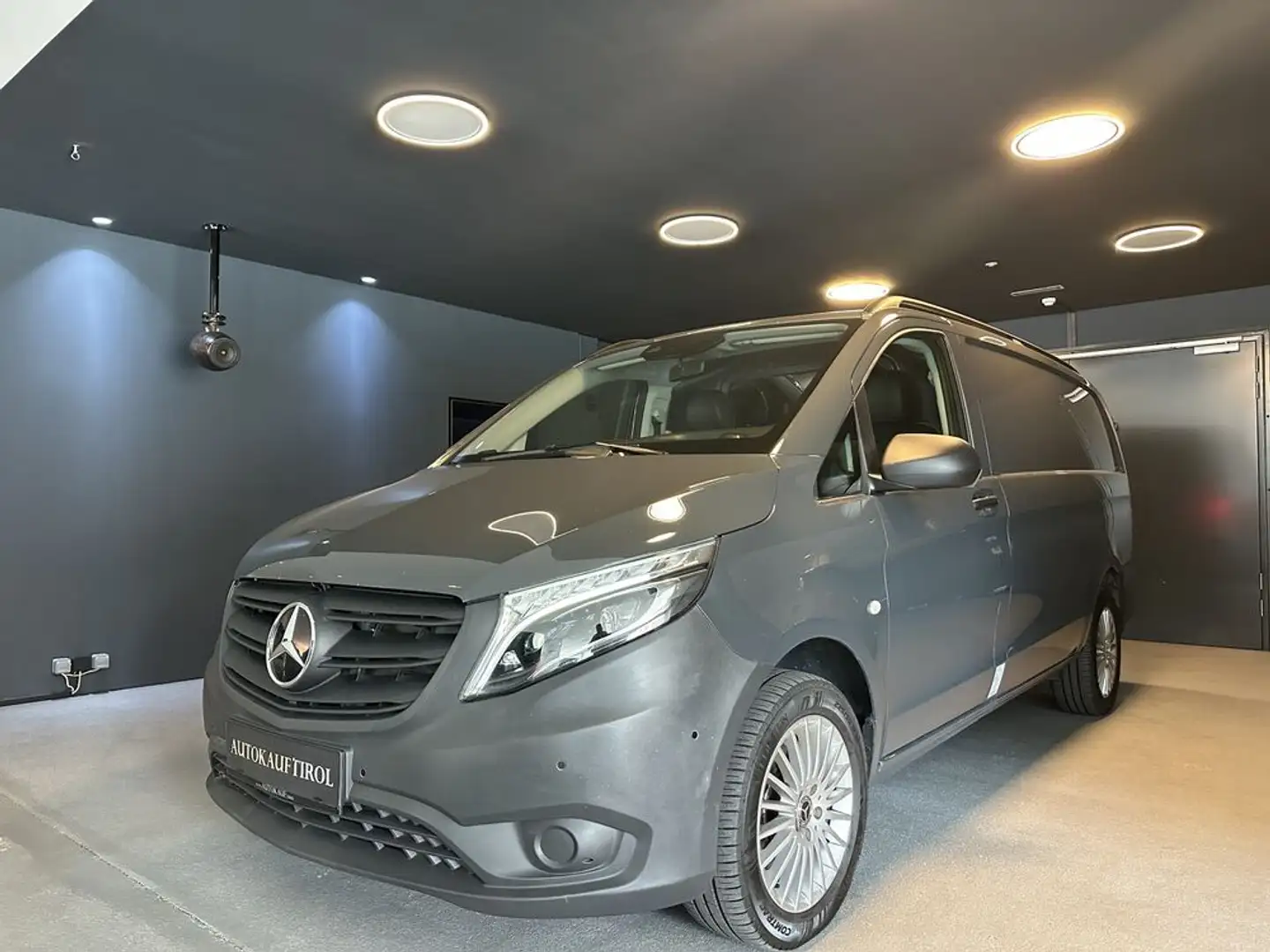 Mercedes-Benz Vito 116 CDI 4x4 lang Schwarz - 2