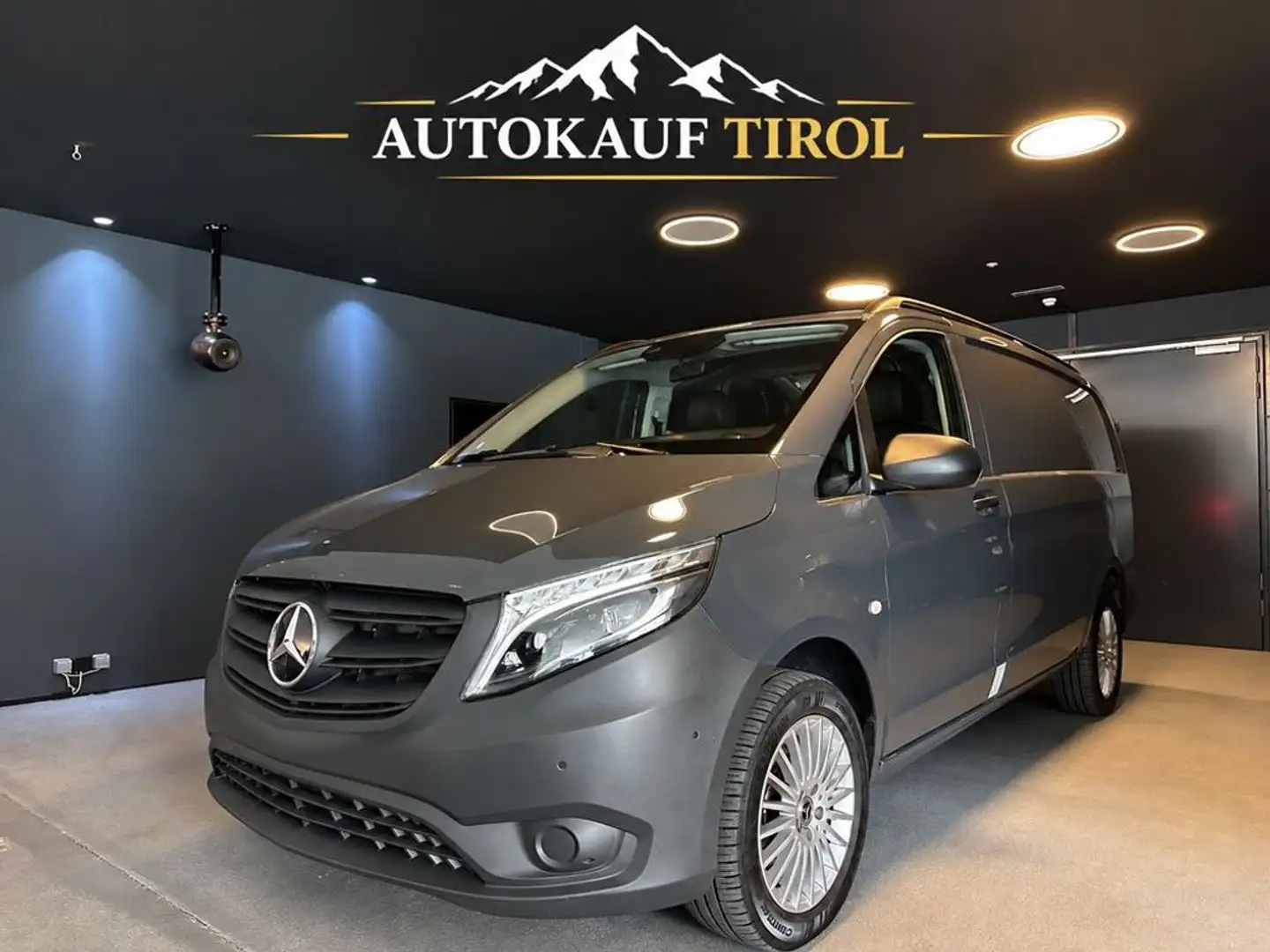 Mercedes-Benz Vito 116 CDI 4x4 lang Schwarz - 1