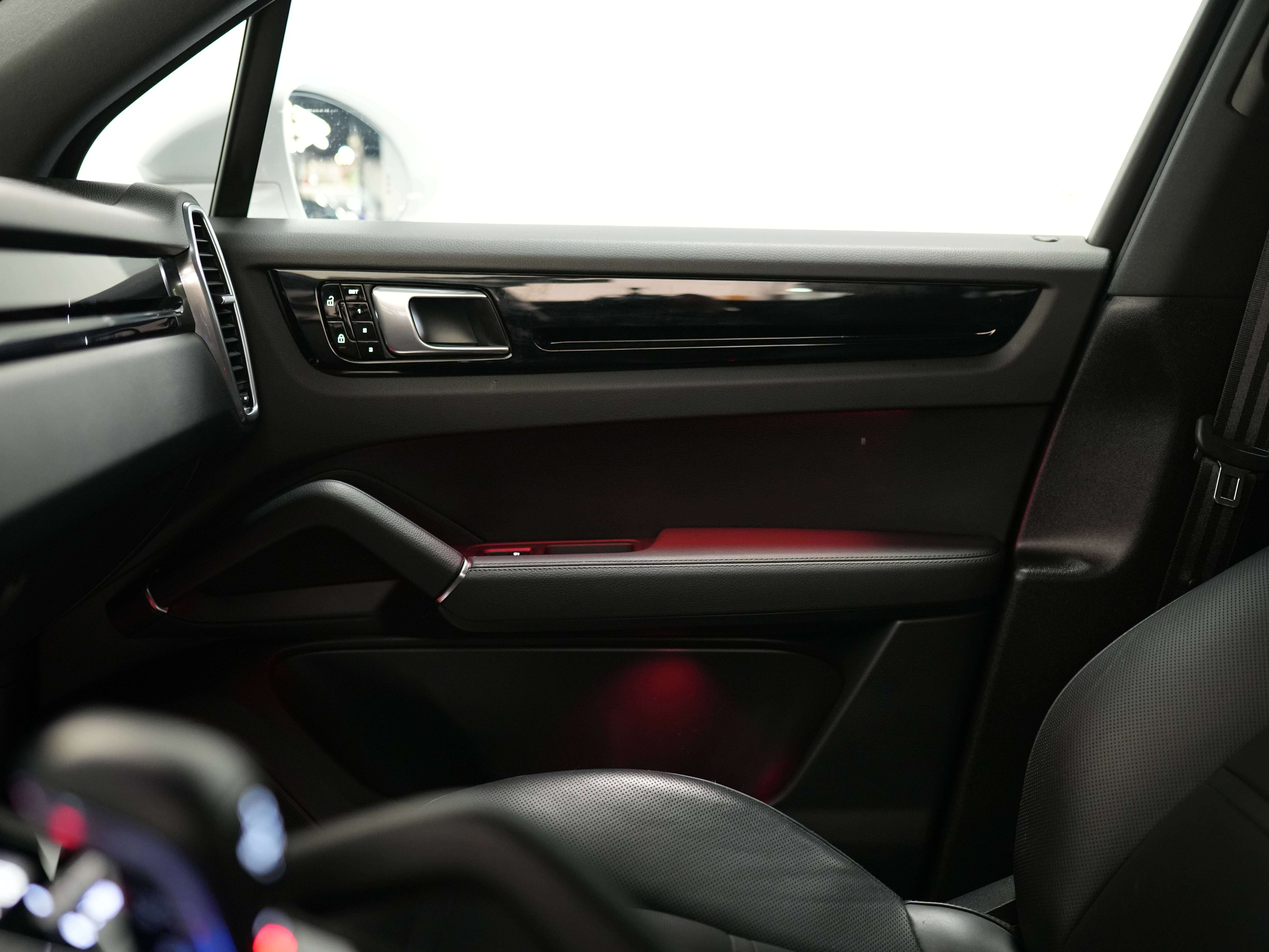 used 2019 Porsche Cayenne car, priced at $39,900
