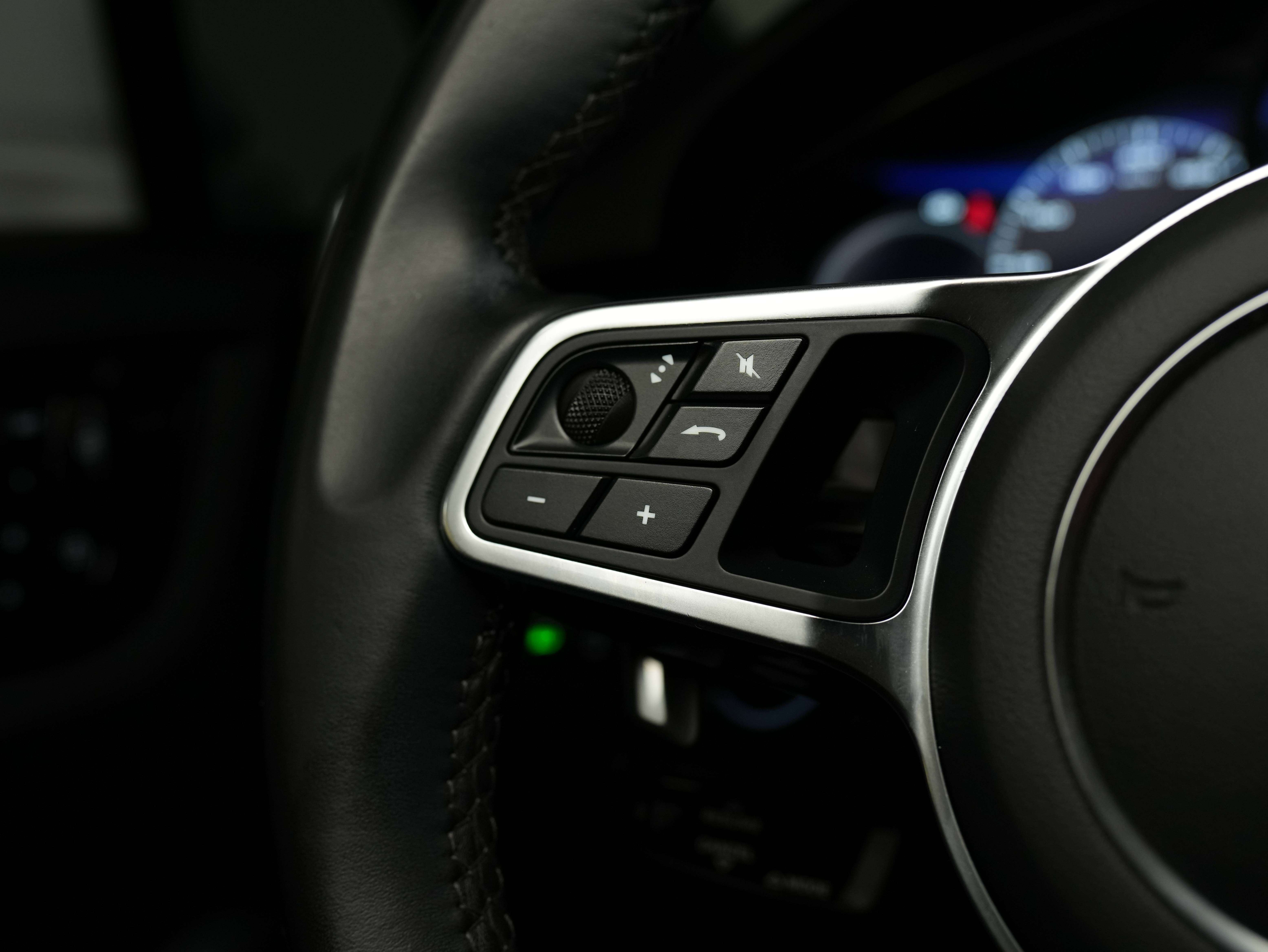 used 2019 Porsche Cayenne car, priced at $39,900