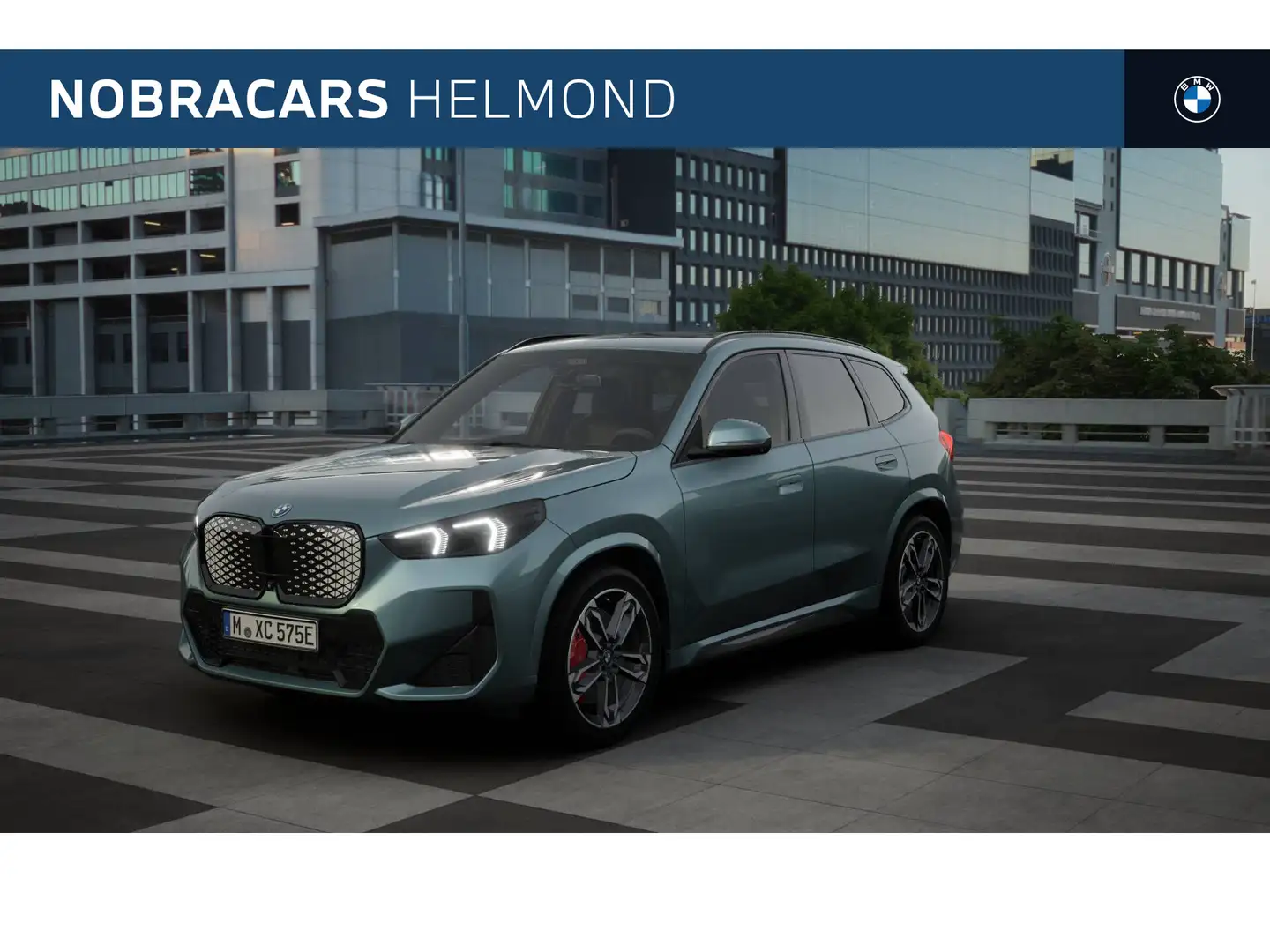 BMW iX1 eDrive20 M Sport / Panoramadak / Trekhaak / Sports Groen - 1