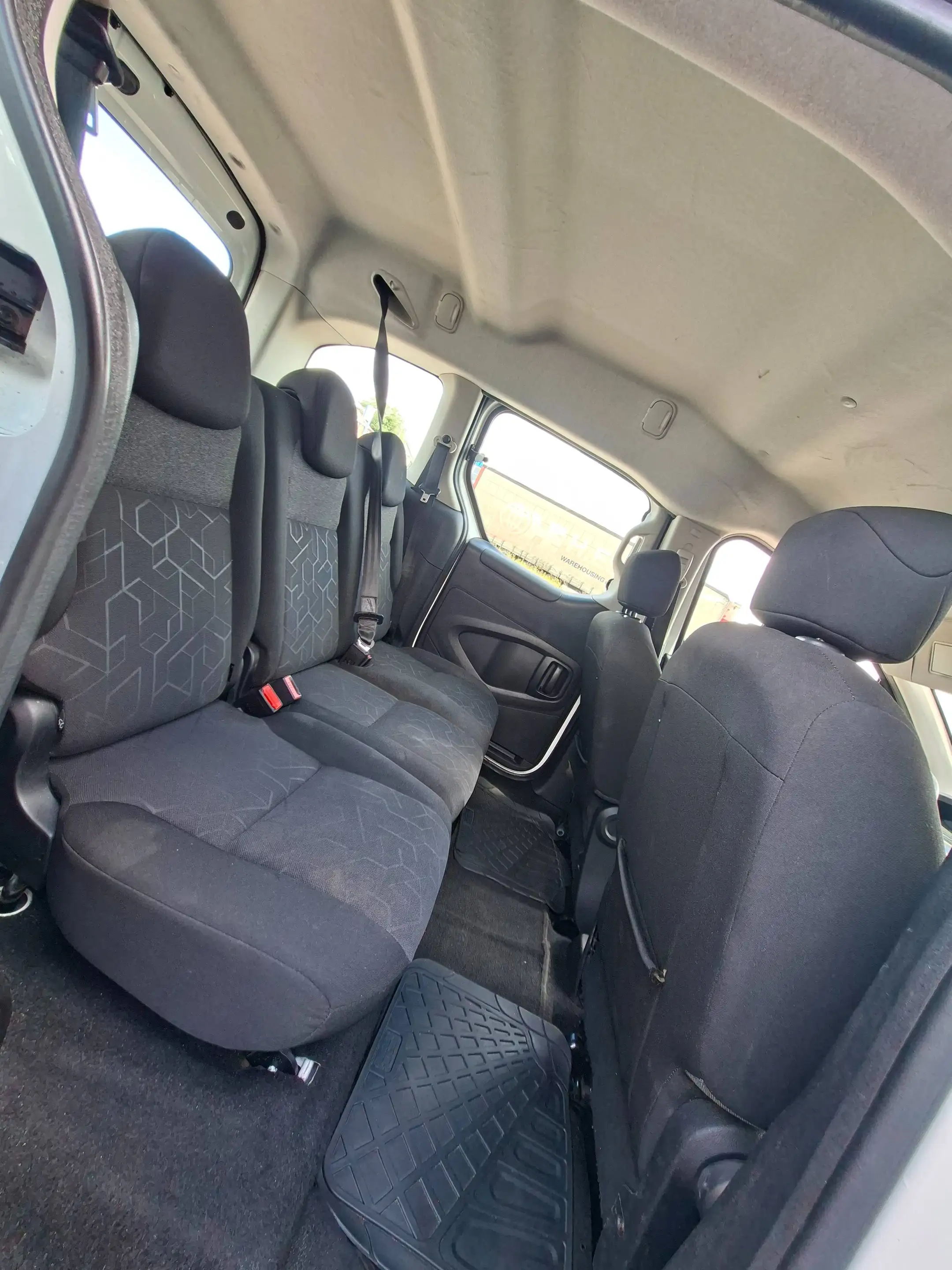 Peugeot Partner Partner Tepee 1.6 BlueHDi — photo 9
