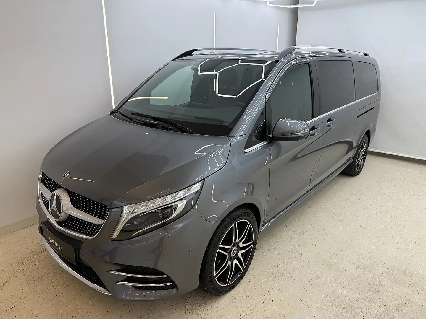 Mercedes-Benz V 300 d 4MATIC extralang Avantgarde Aut. *AMG-Paket*S... Grau - 2