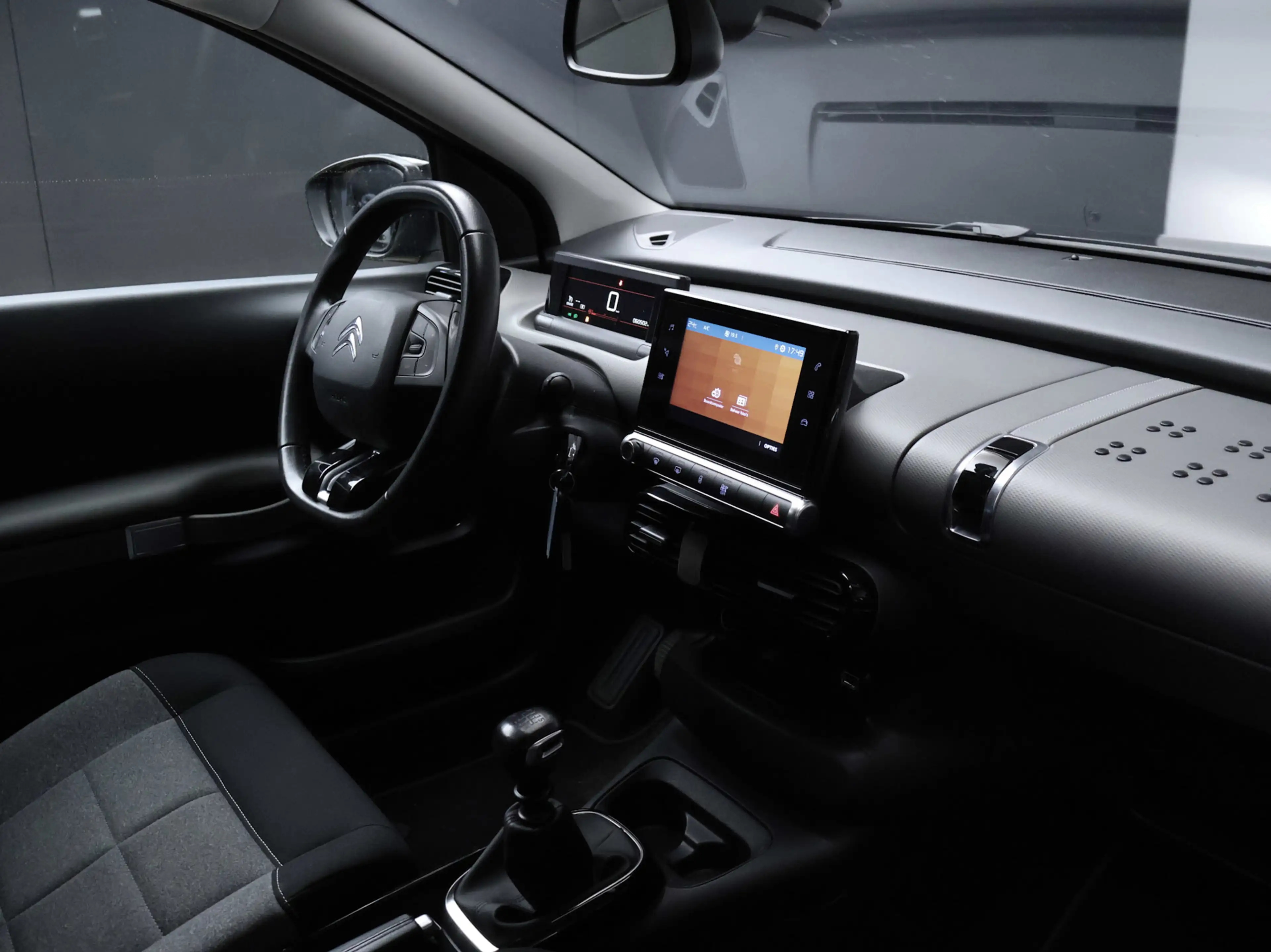 Citroen C4 Cactus 1.2 PureTech Business Sport (APPLE CARPLAY,NAVI,PD — photo 25