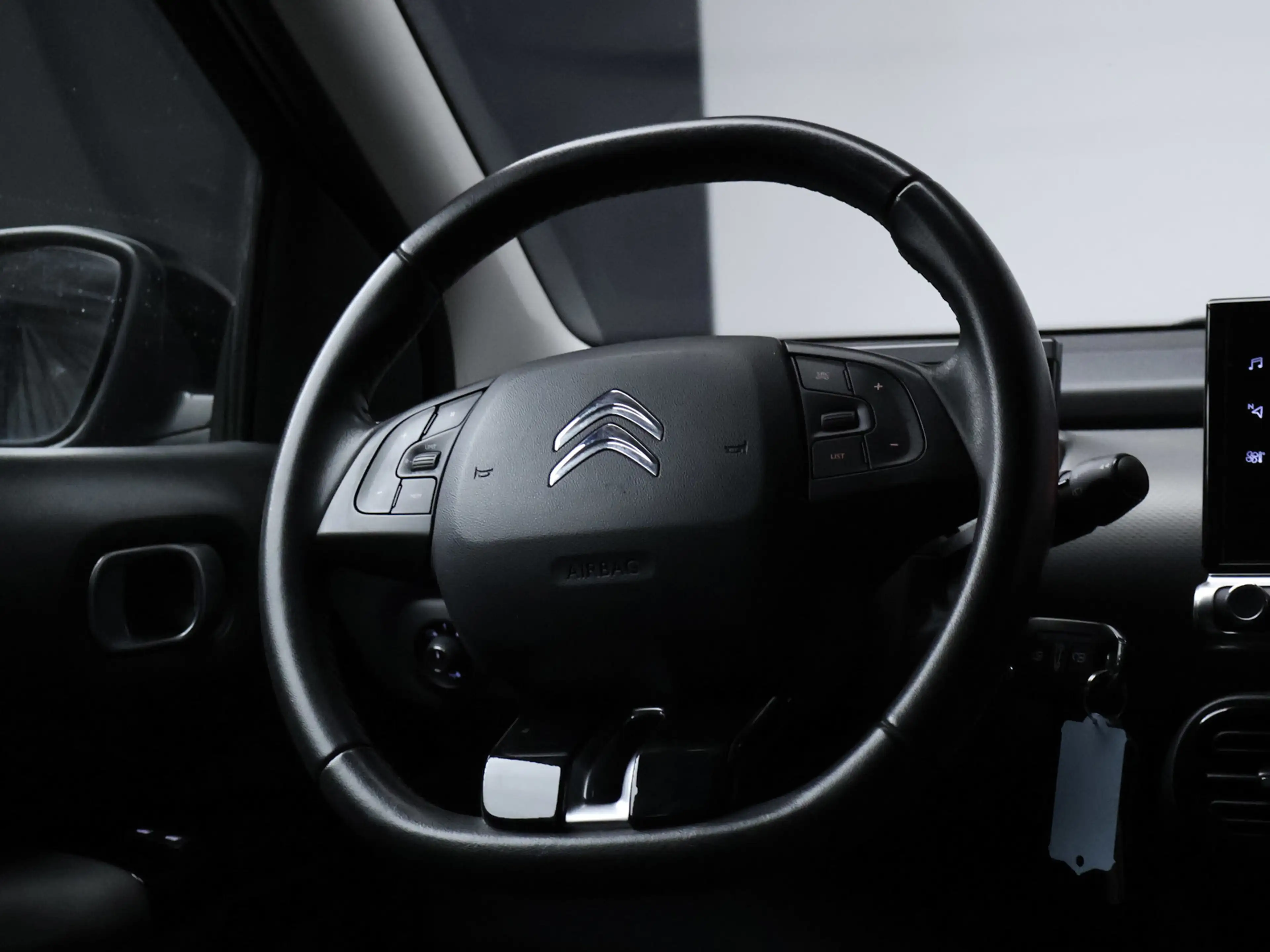 Citroen C4 Cactus 1.2 PureTech Business Sport (APPLE CARPLAY,NAVI,PD — photo 26