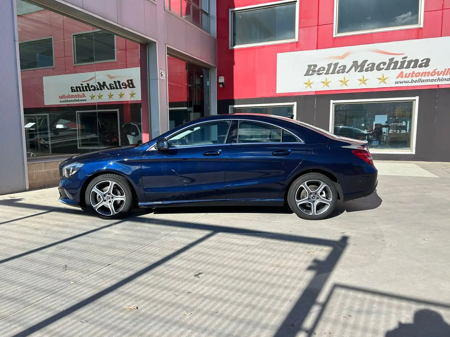 Mercedes-Benz CLA 200 200d Bleu - 2