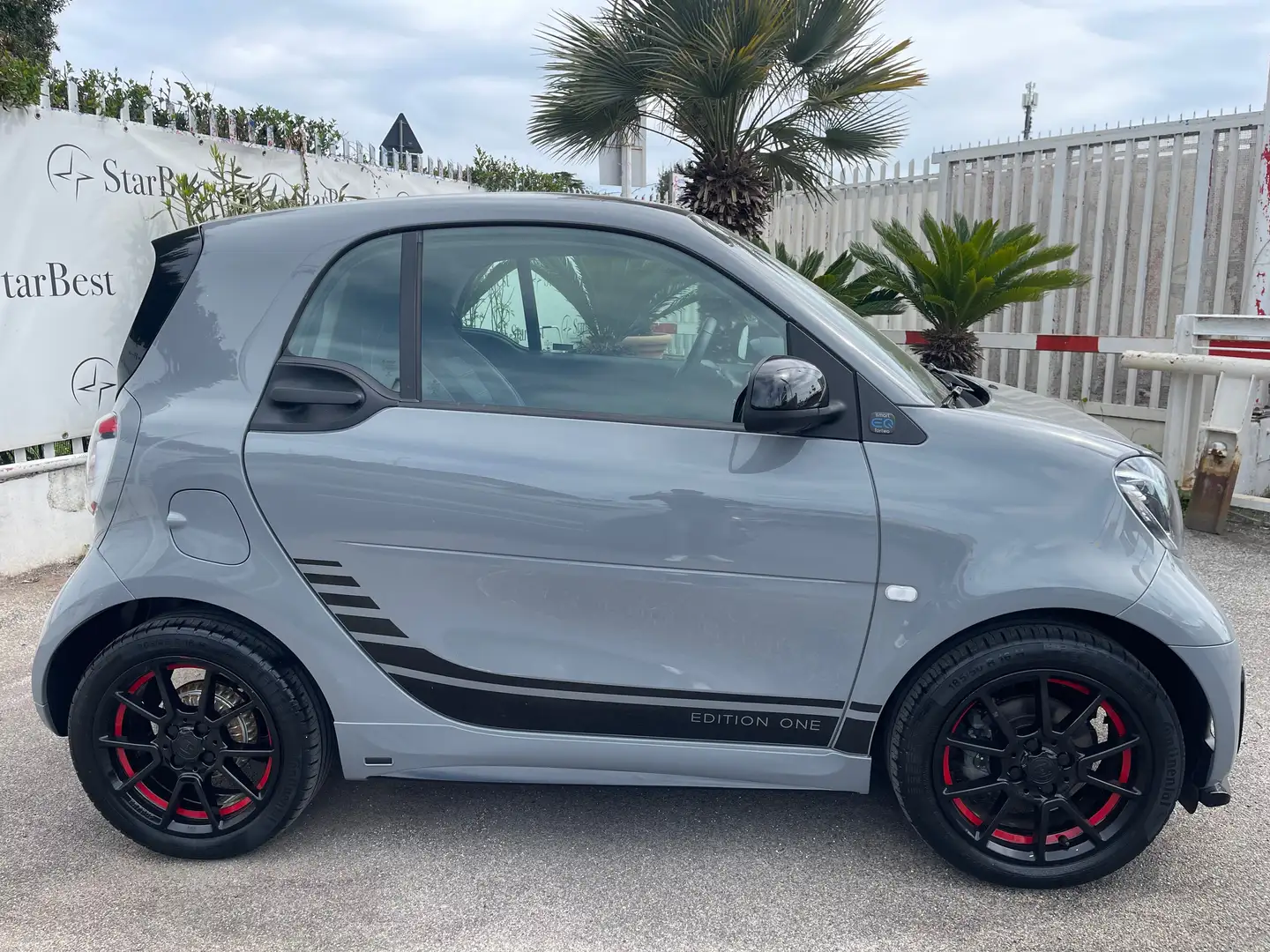 smart forTwo Fortwo eq Edition One 22kW *LIMITED EDITION* Grijs - 2