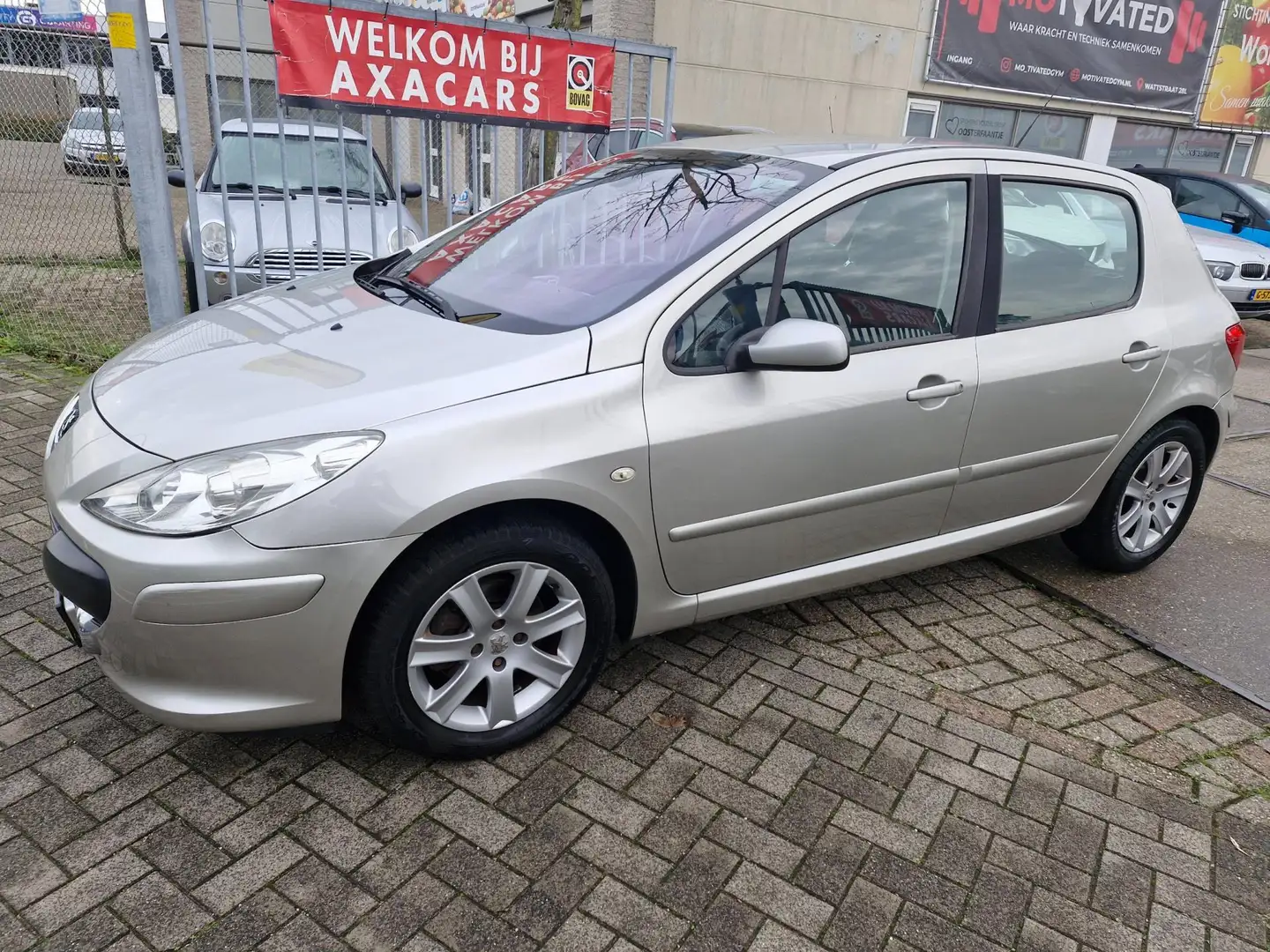 Peugeot 307 1.6-16V Griffe AIRCO ! NIEUWE APK ! CARPLAY ! Grijs - 2