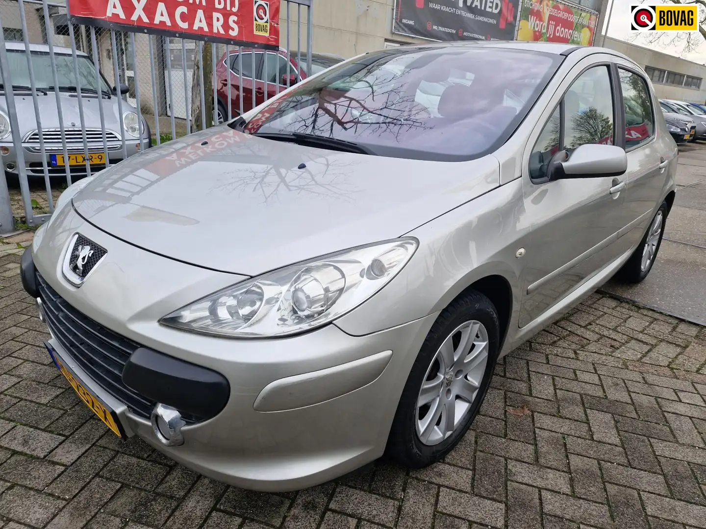Peugeot 307 1.6-16V Griffe AIRCO ! NIEUWE APK ! CARPLAY ! Grijs - 1
