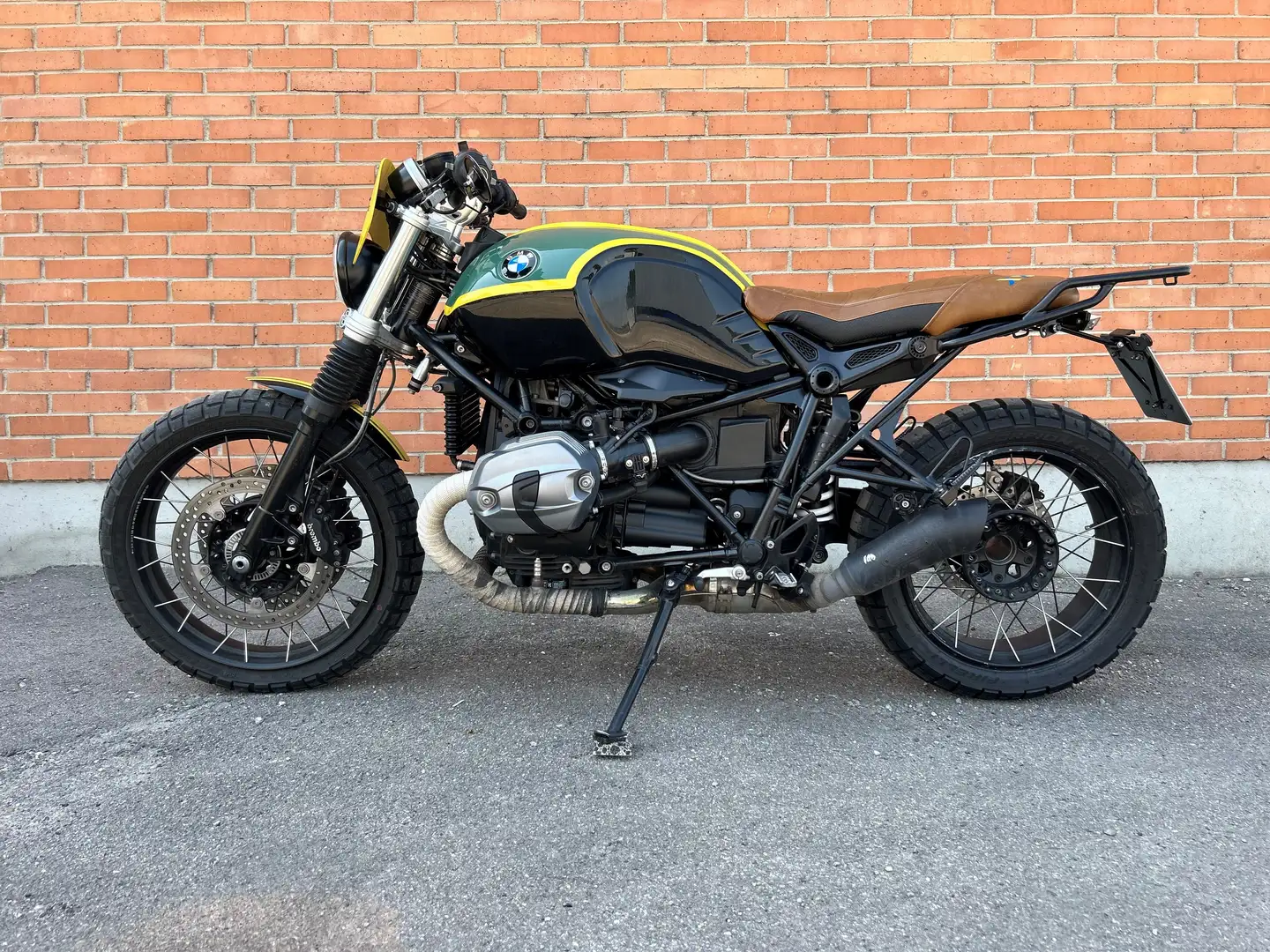 BMW R nineT zelena - 1