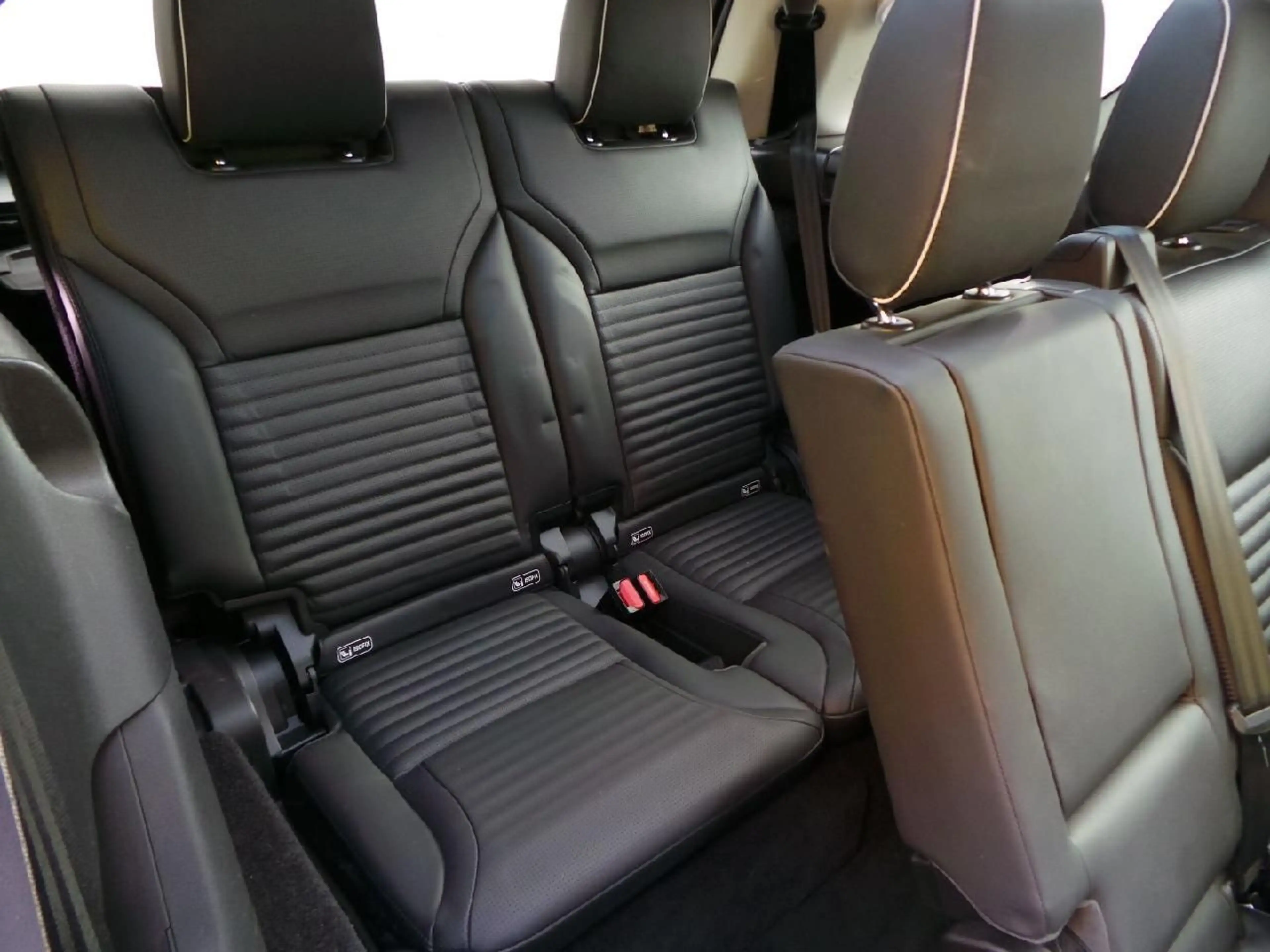 Land Rover Discovery 5 HSE SDV6 PANO Leder AWD Winterp AHK — photo 11