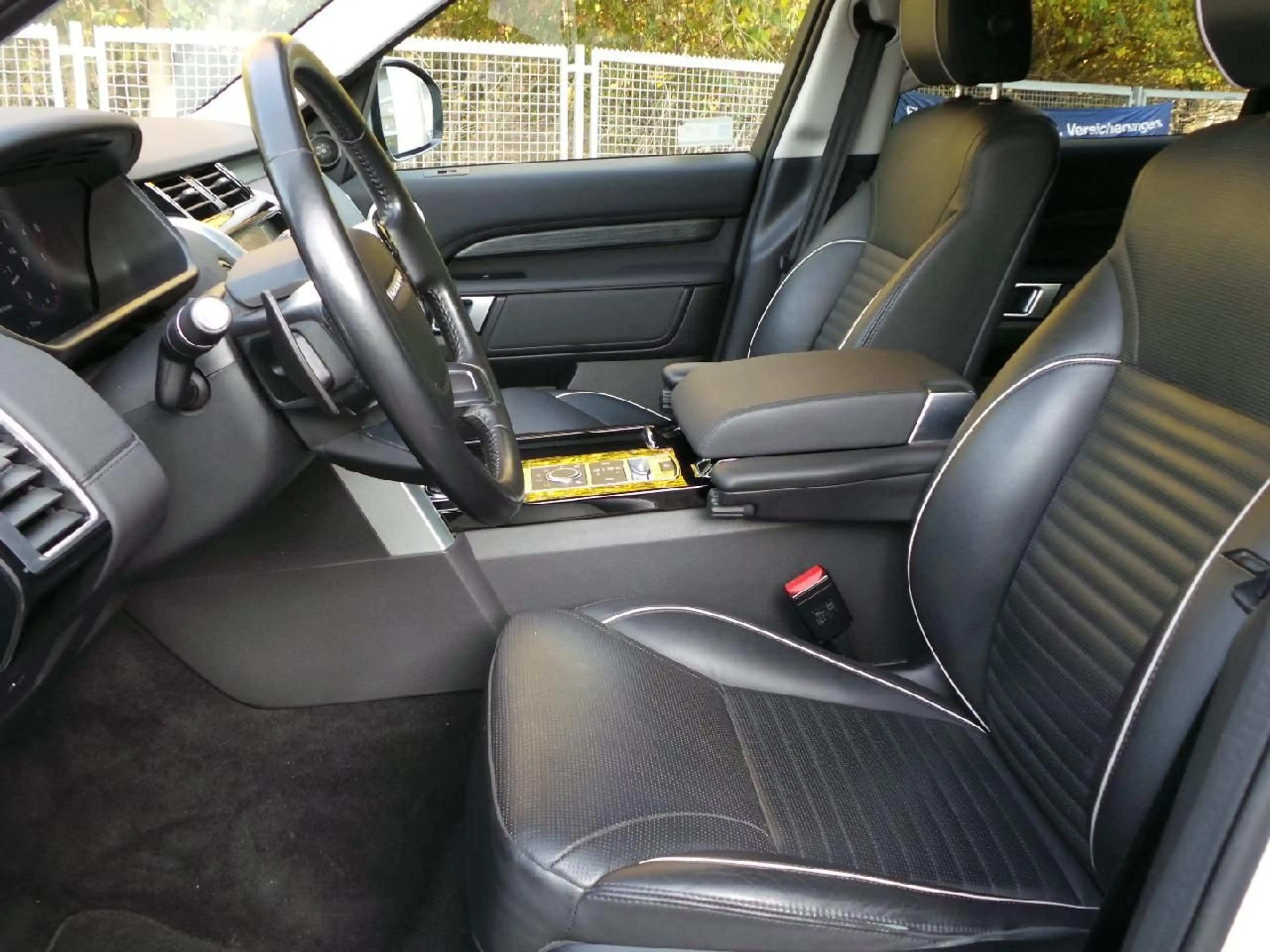 Land Rover Discovery 5 HSE SDV6 PANO Leder AWD Winterp AHK — photo 6