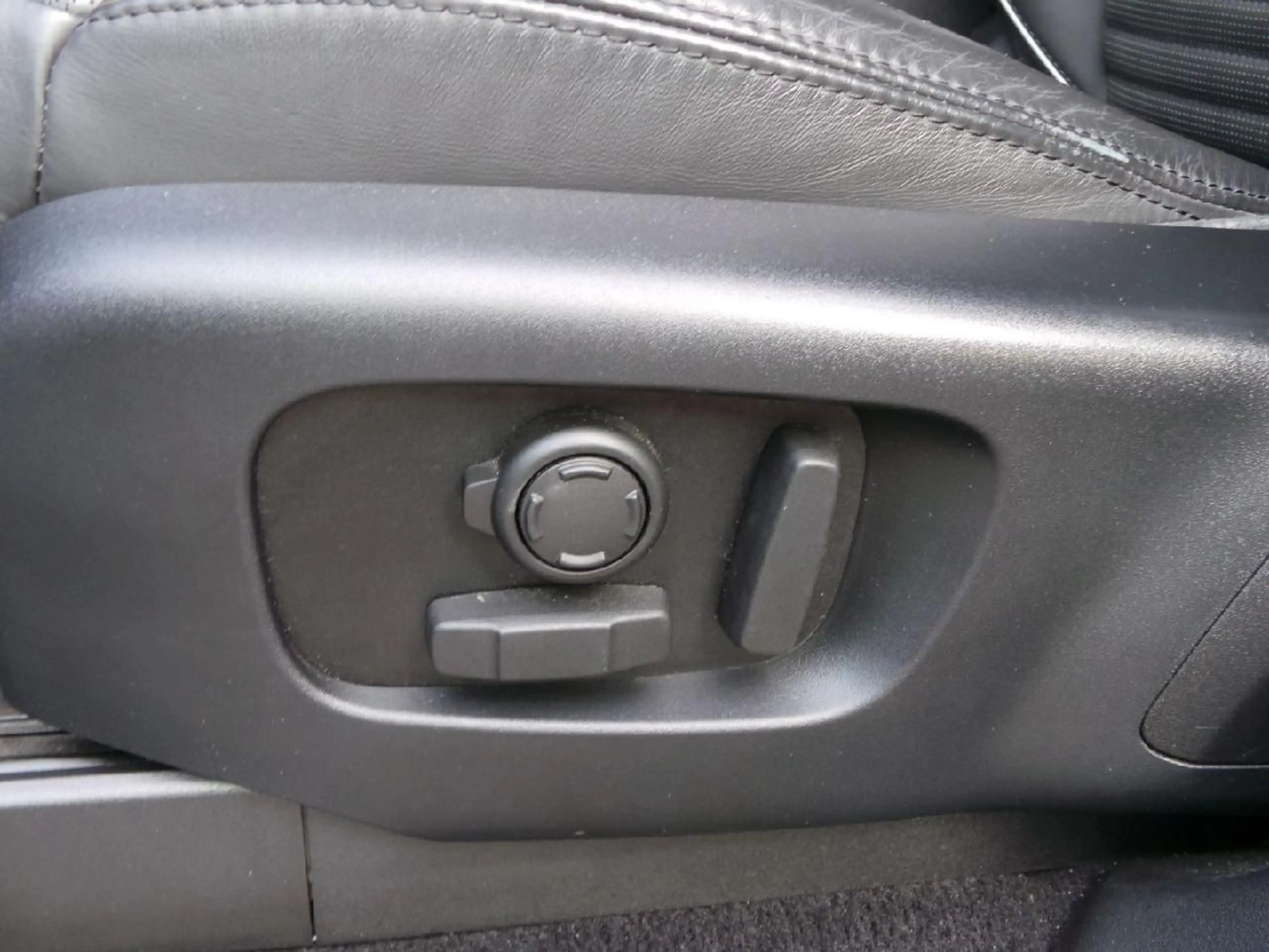Land Rover Discovery 5 HSE SDV6 PANO Leder AWD Winterp AHK — photo 12