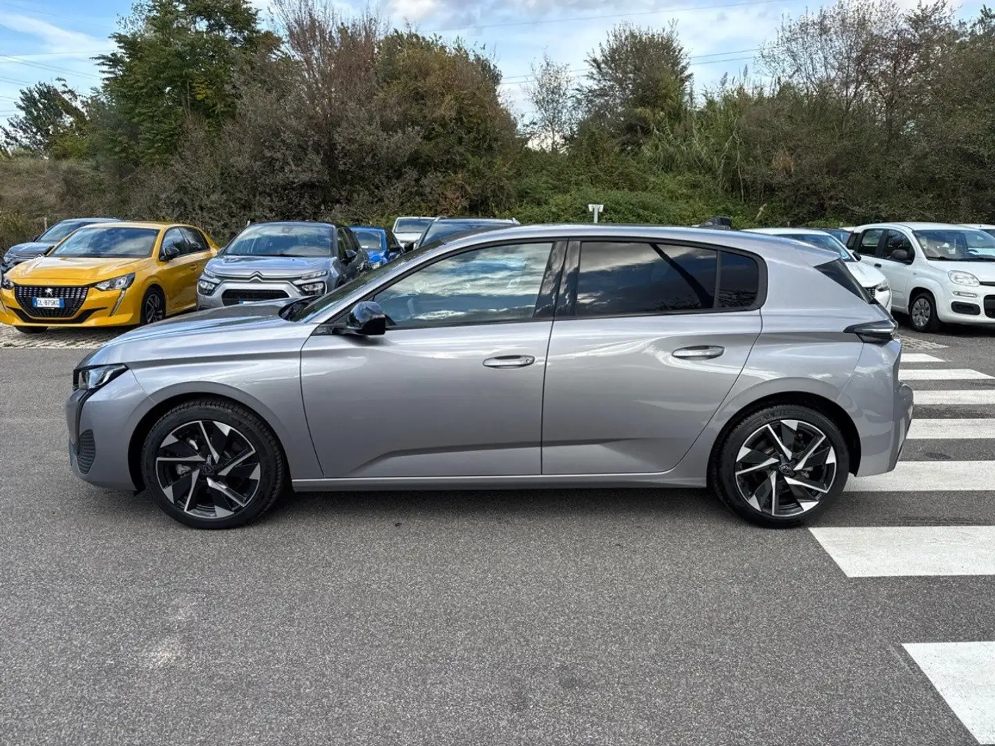 Peugeot 308 Allure Pack BlueHDi 130 EAT8 S&S aut. Grau - 2