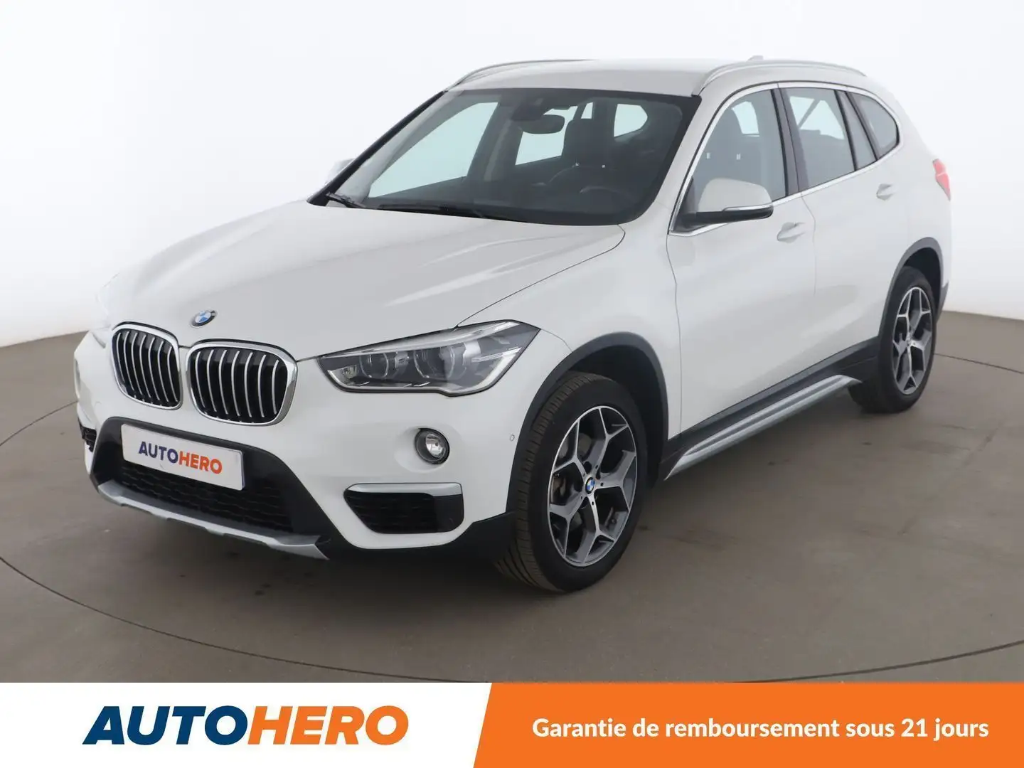 BMW X1 sDrive18i xLine Blanc - 1