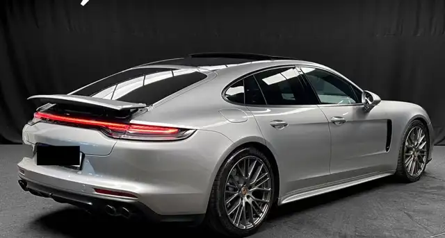 Porsche Panamera view 4