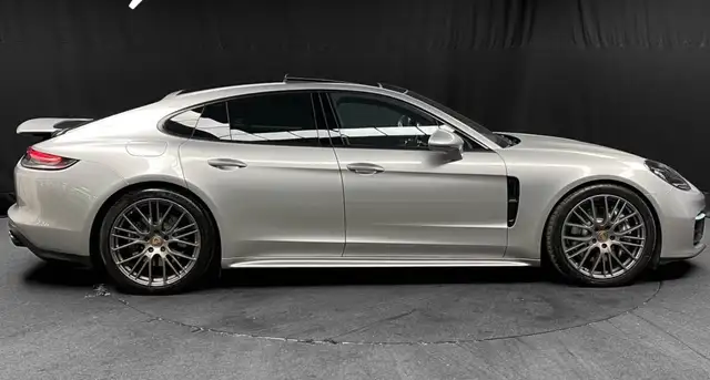 Porsche Panamera view 3
