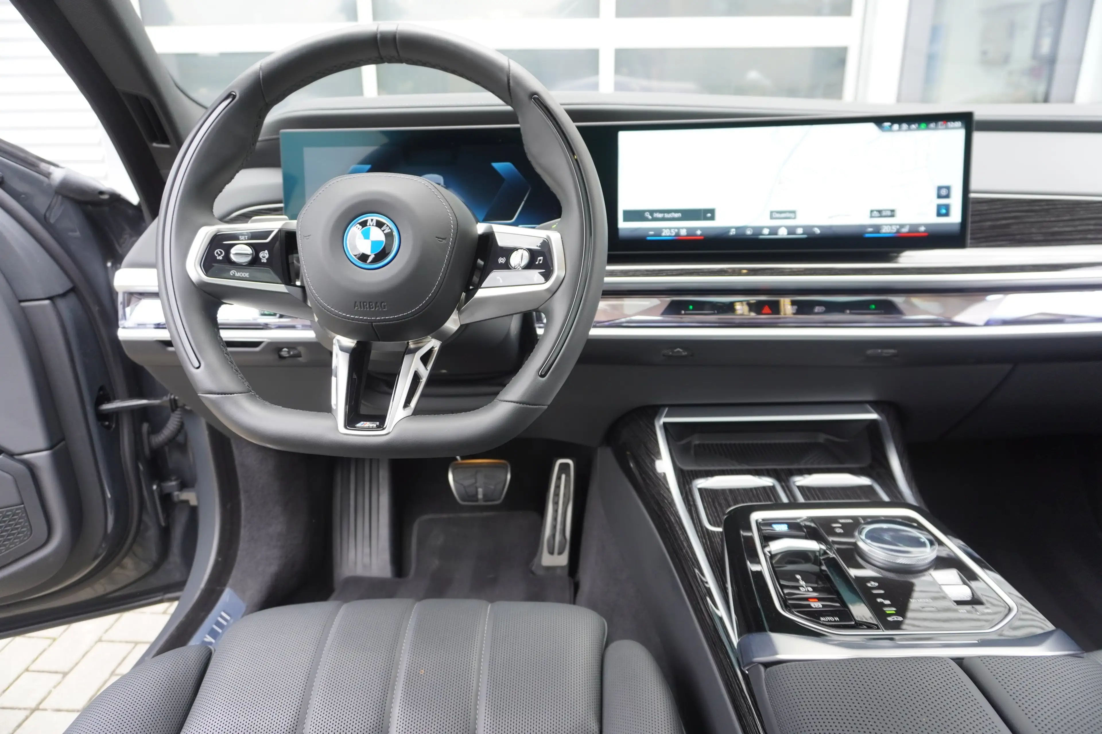 BMW i7 xDrive60 Limousine — photo 7