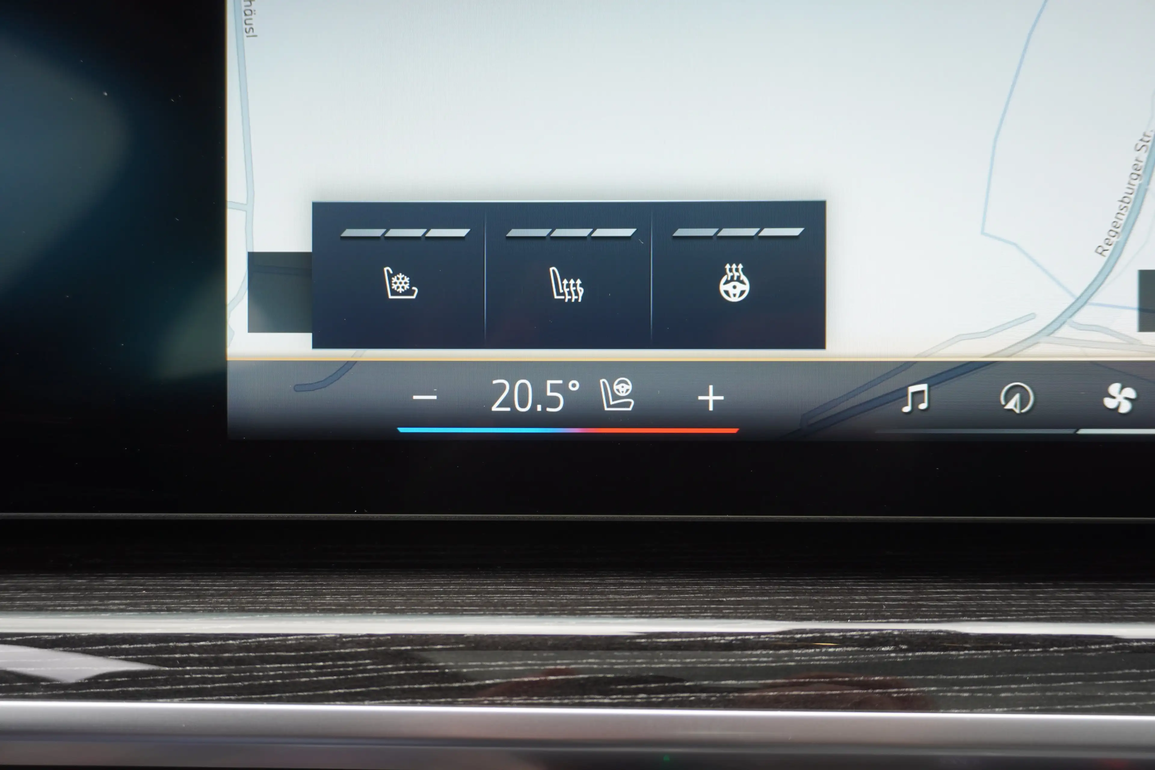 BMW i7 xDrive60 Limousine — photo 13