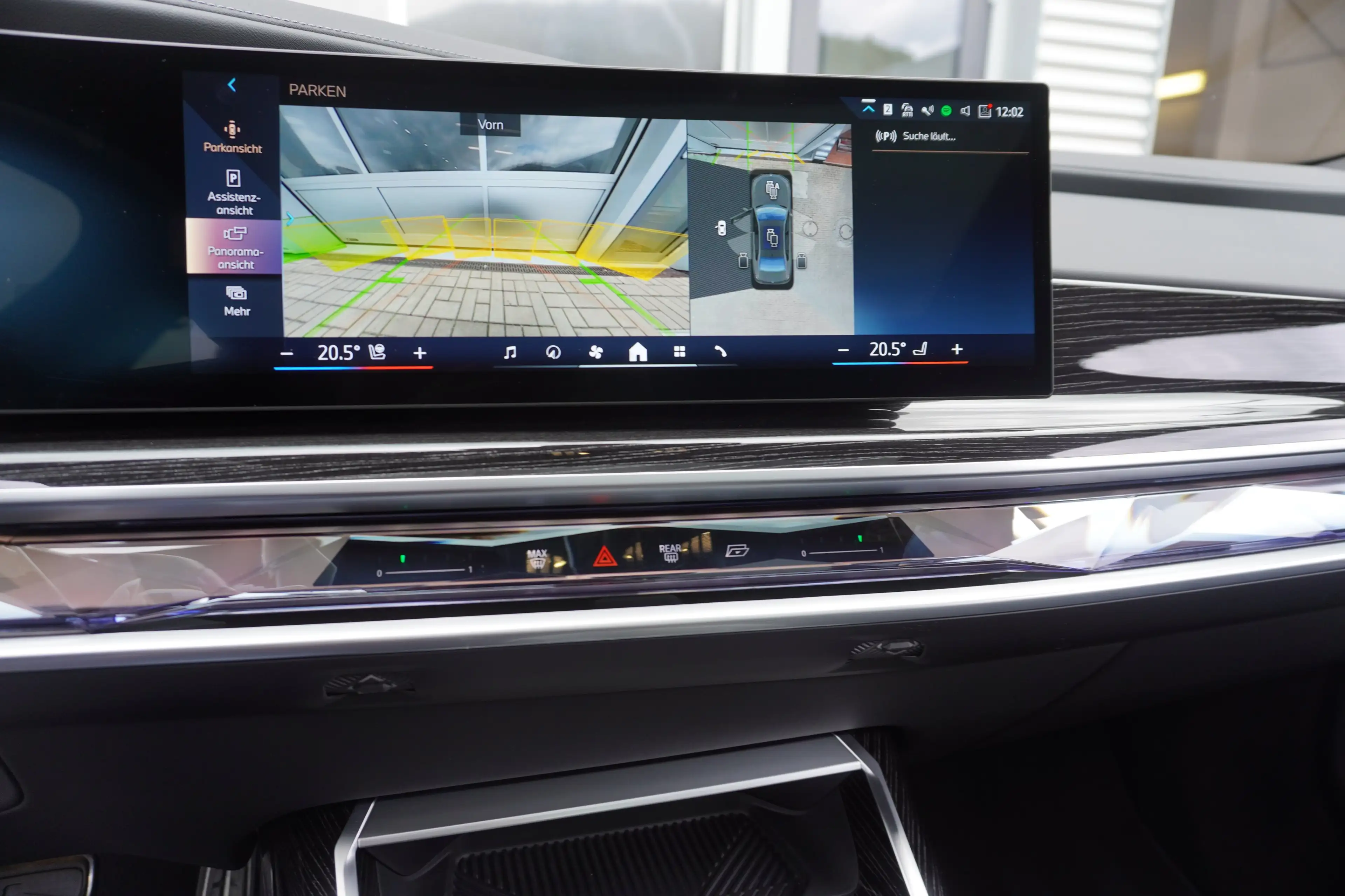 BMW i7 xDrive60 Limousine — photo 12