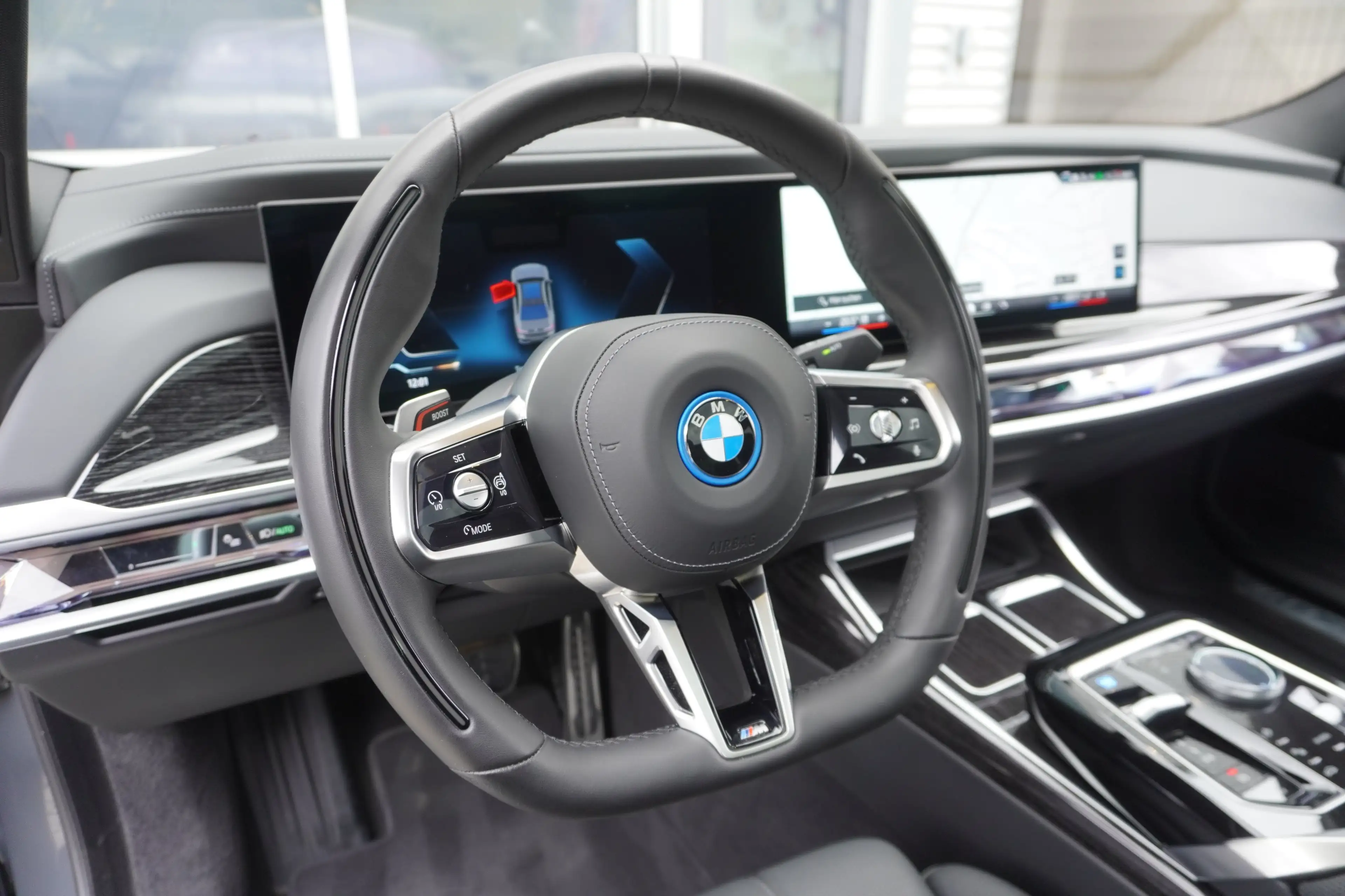 BMW i7 xDrive60 Limousine — photo 8