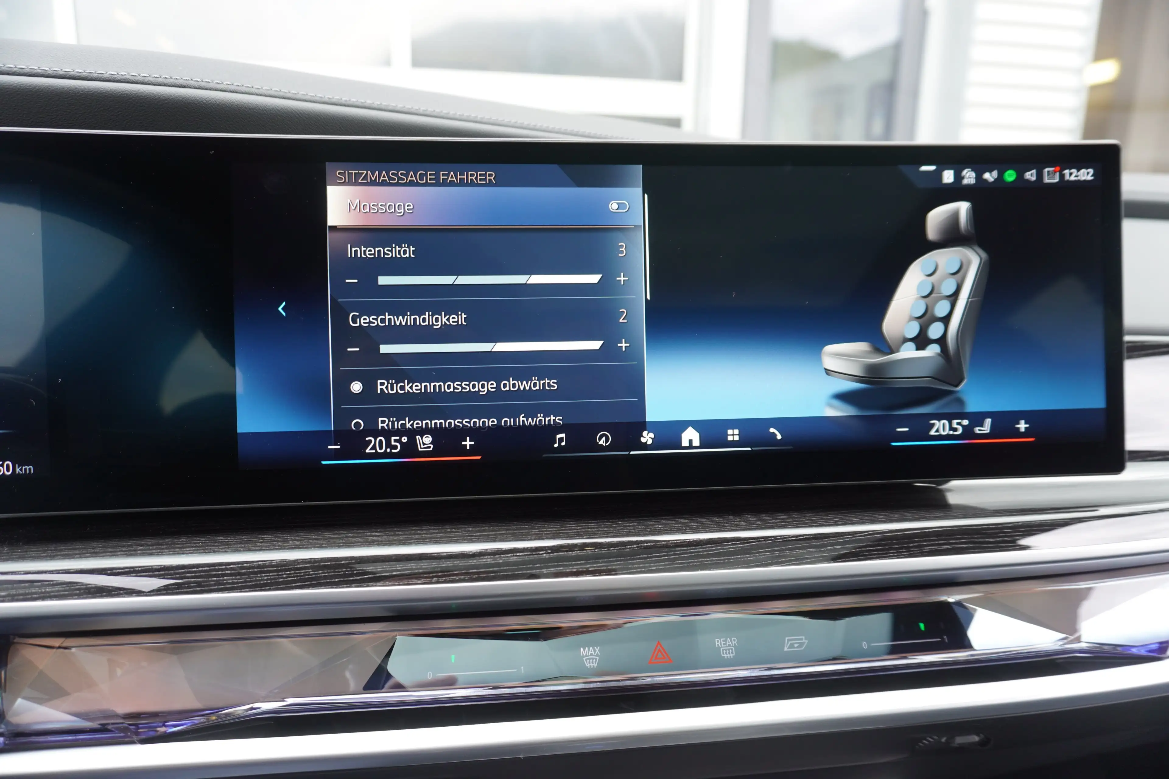 BMW i7 xDrive60 Limousine — photo 14