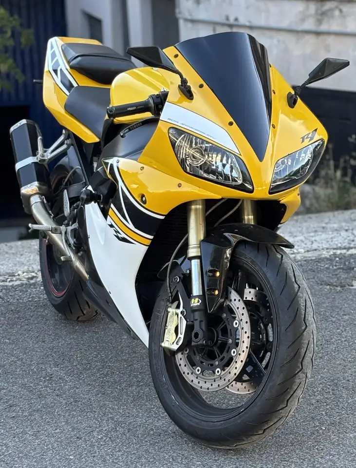 Yamaha YZF-R1