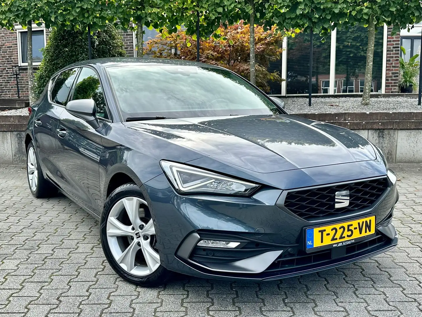 SEAT Leon Leon 1.4 TSI eHy. PHEV FR Grijs - 1