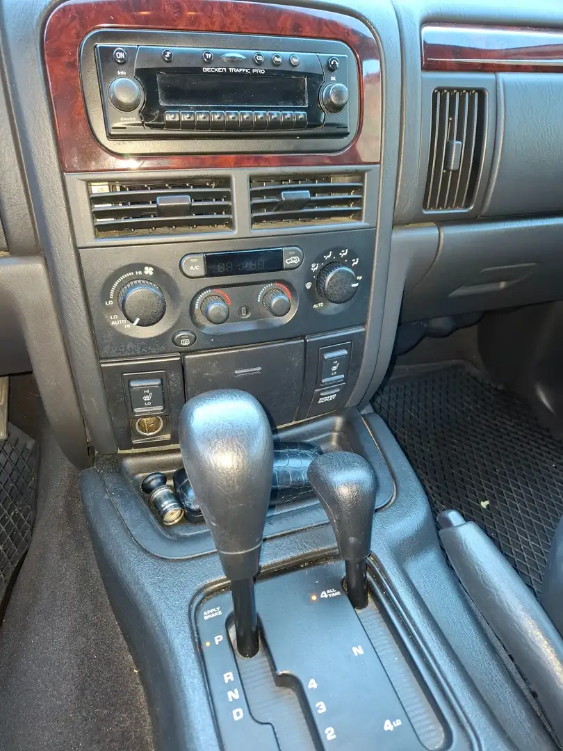 Jeep Grand Cherokee Grand Cherokee II 1999 2.7 crd Laredo auto Silber - 2