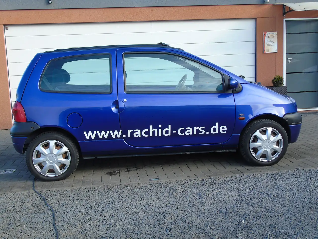 Renault Twingo Kleinwagen in Blau gebraucht in Saulheim für € 1.899