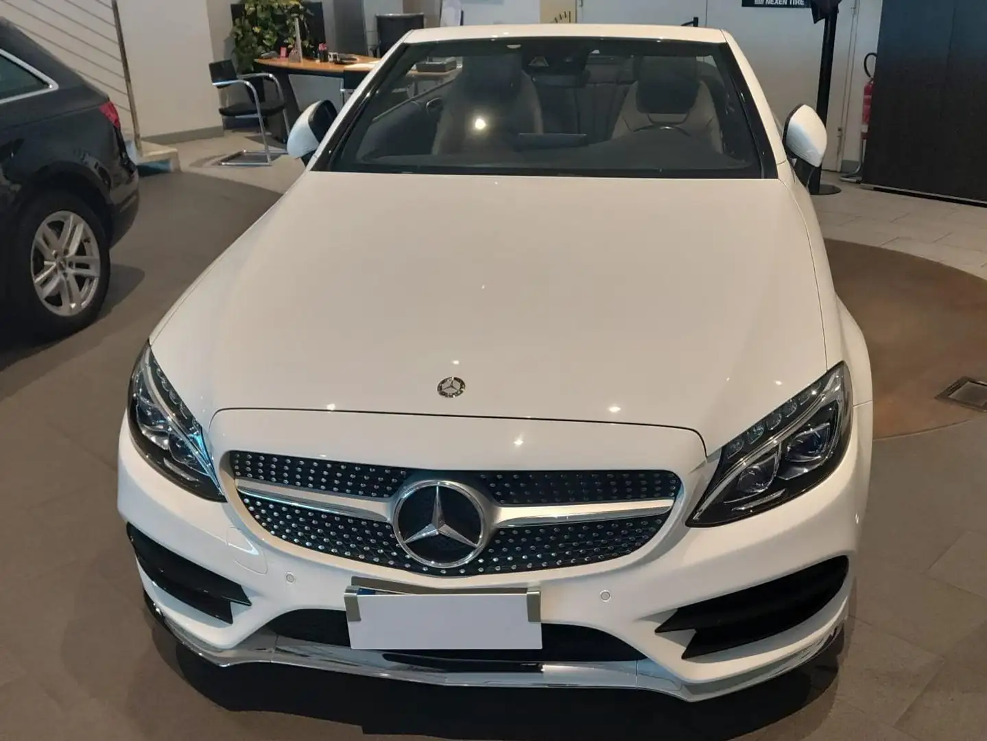 Mercedes-Benz C 220 Cabrio d Premium Plus auto AMG Bianco - 1