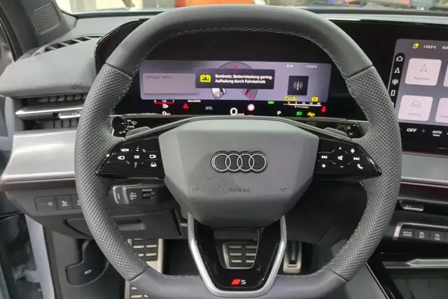 Audi Q3 view 6