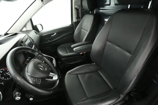Mercedes-Benz Vito view 9