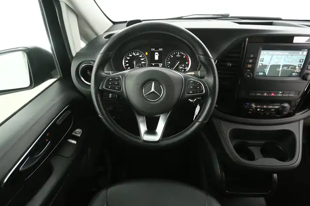 Mercedes-Benz Vito view 2