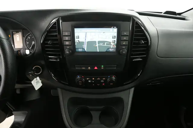 Mercedes-Benz Vito view 11
