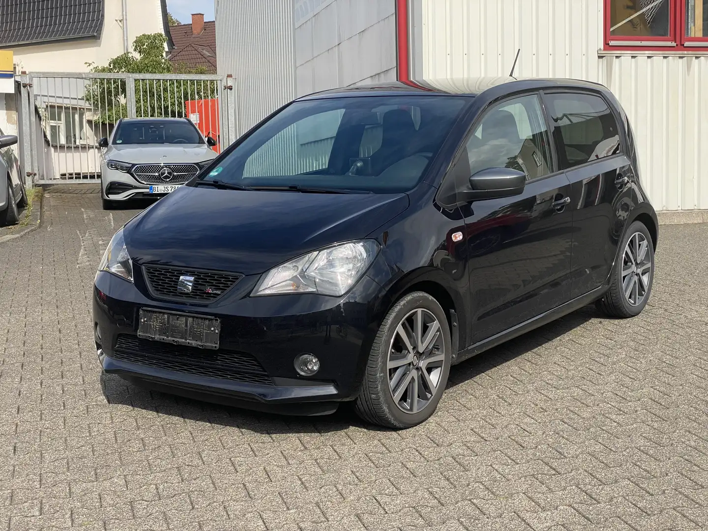 SEAT Mii FR-Line ~Navi~Tempomat~PDC Schwarz - 1