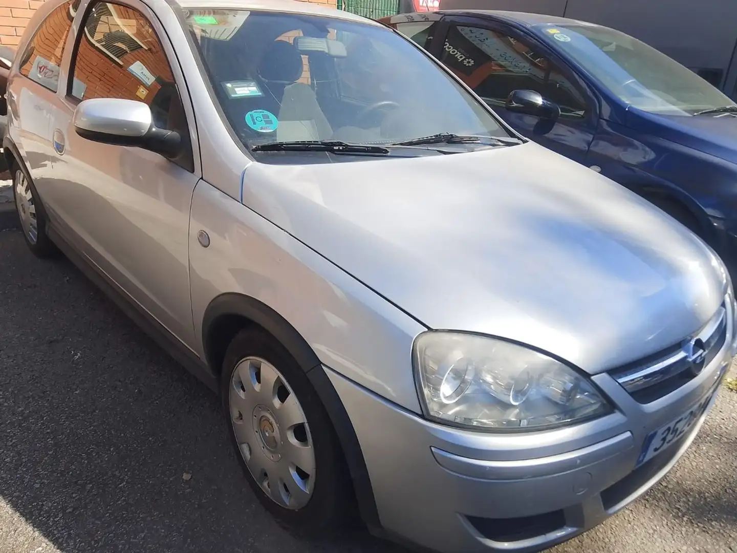 Opel Corsa 1.2 Plateado - 2
