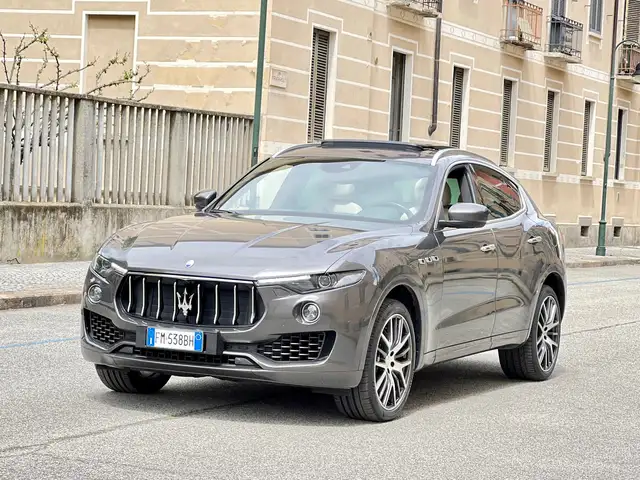Maserati Levante 3.0 V6 430cv aut.8 S Q4 E6 Granlusso KM CERTIFICATI MASERATI-TETTO APRIBILE-SOSP PNEUMATICHE-APPLE CAR PLAY-CERCHI 21-LED