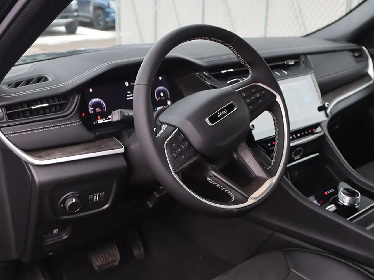 Jeep Grand Cherokee снимка Jeep Grand Cherokee