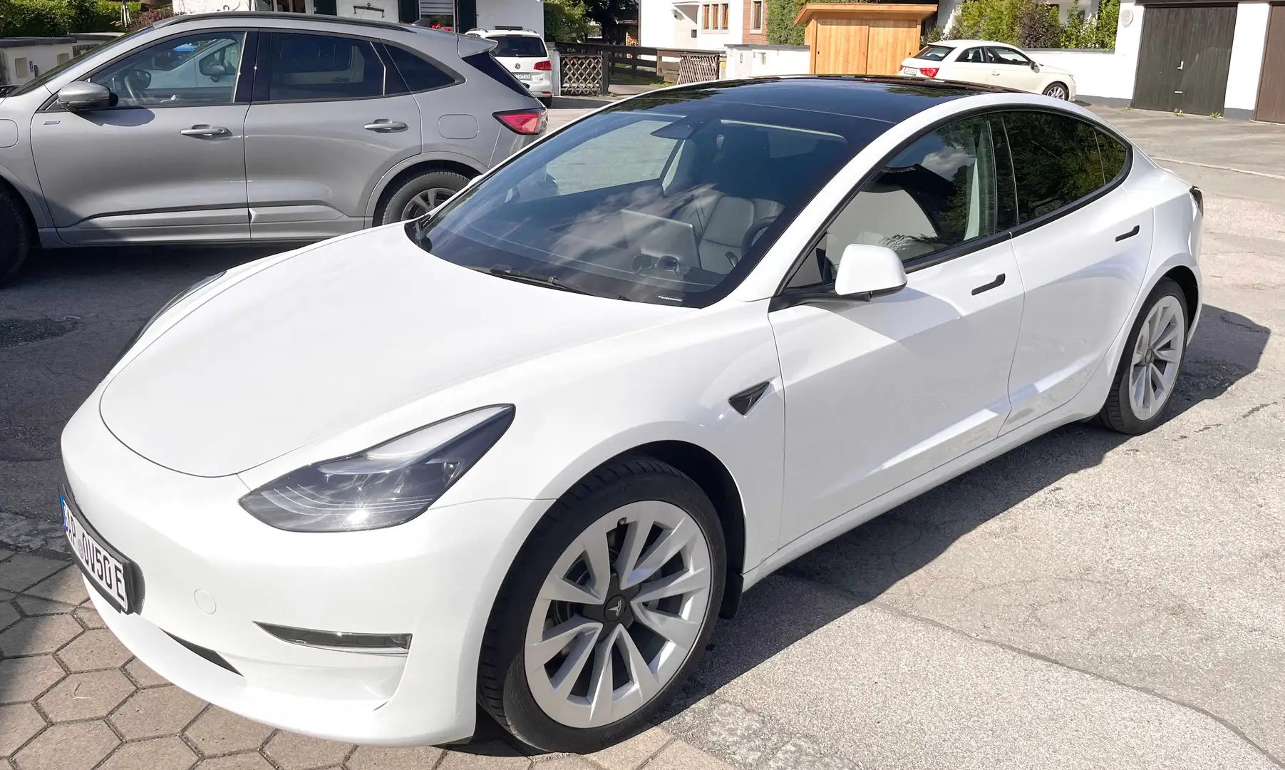 Tesla Model 3 Model 3 Langstreckenbatt. Allradantrieb Dual Motor Weiß - 1