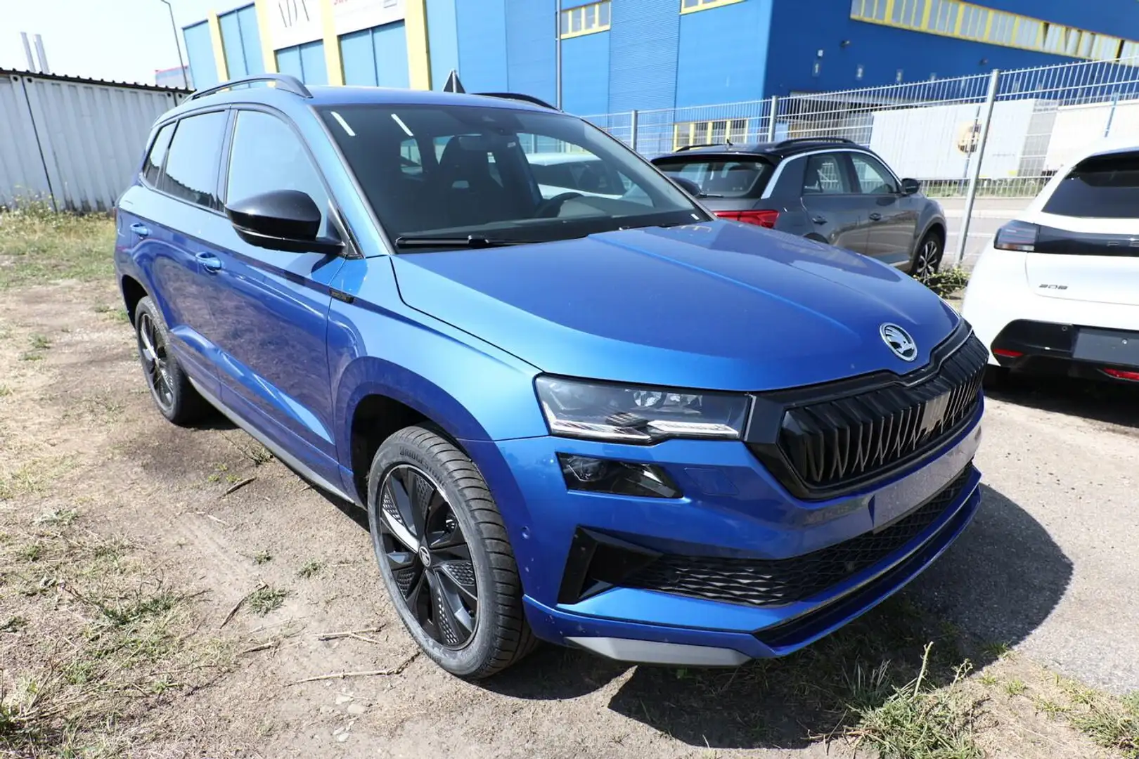 Skoda Karoq Sportline DSG Sportl Pano Matrix Nav 360° Canto... Blau - 2