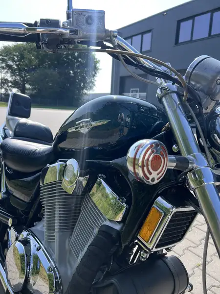 Suzuki VS 1400 - foto 8