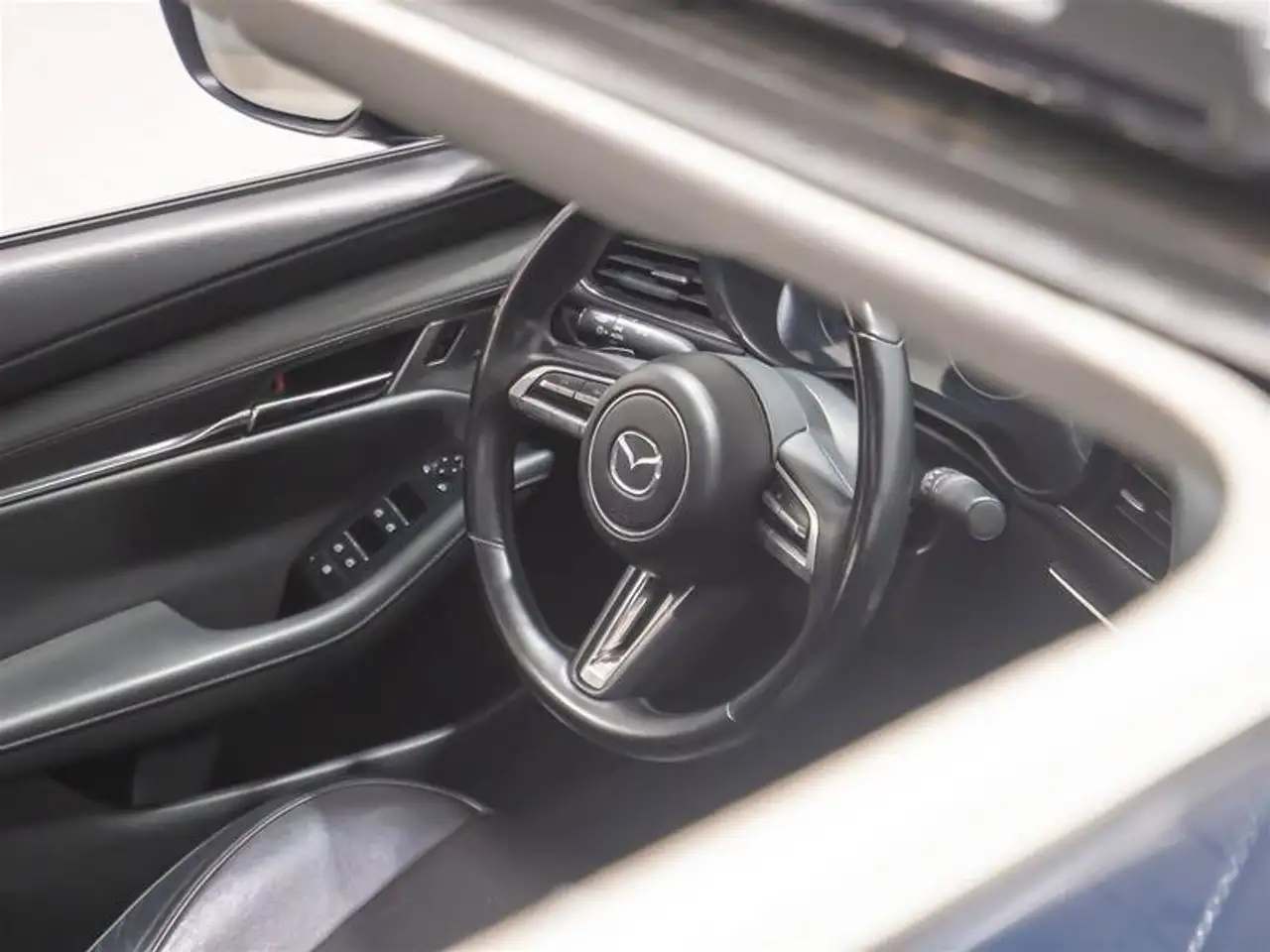 Mazda 3 снимка Mazda 3