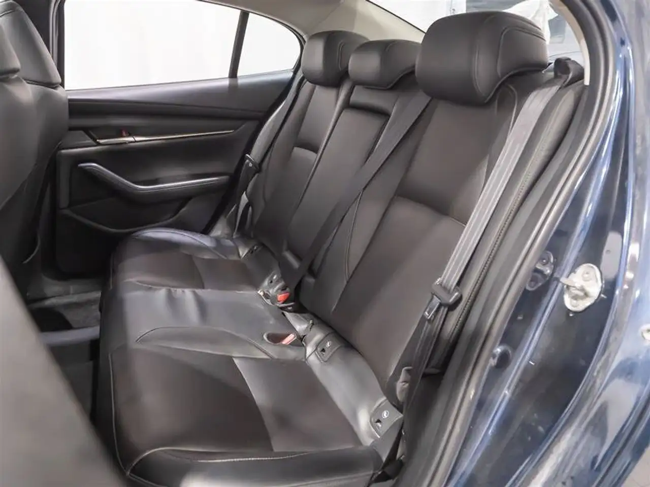 Mazda 3 снимка Mazda 3