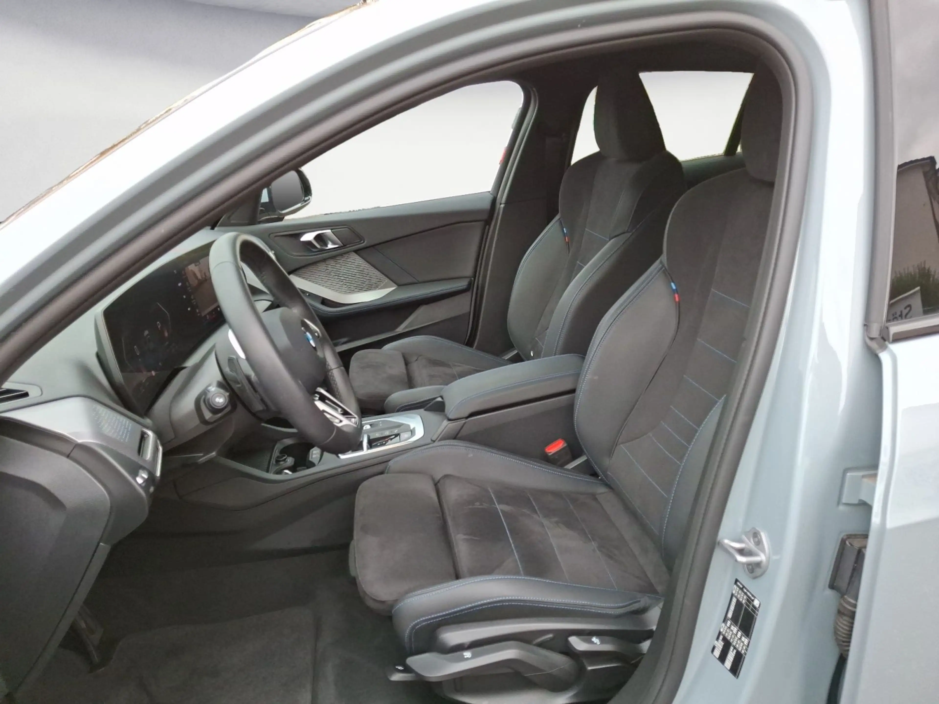 BMW 120 i Steptronic M Sportpaket Panorama AHK 19 Zol — photo 12