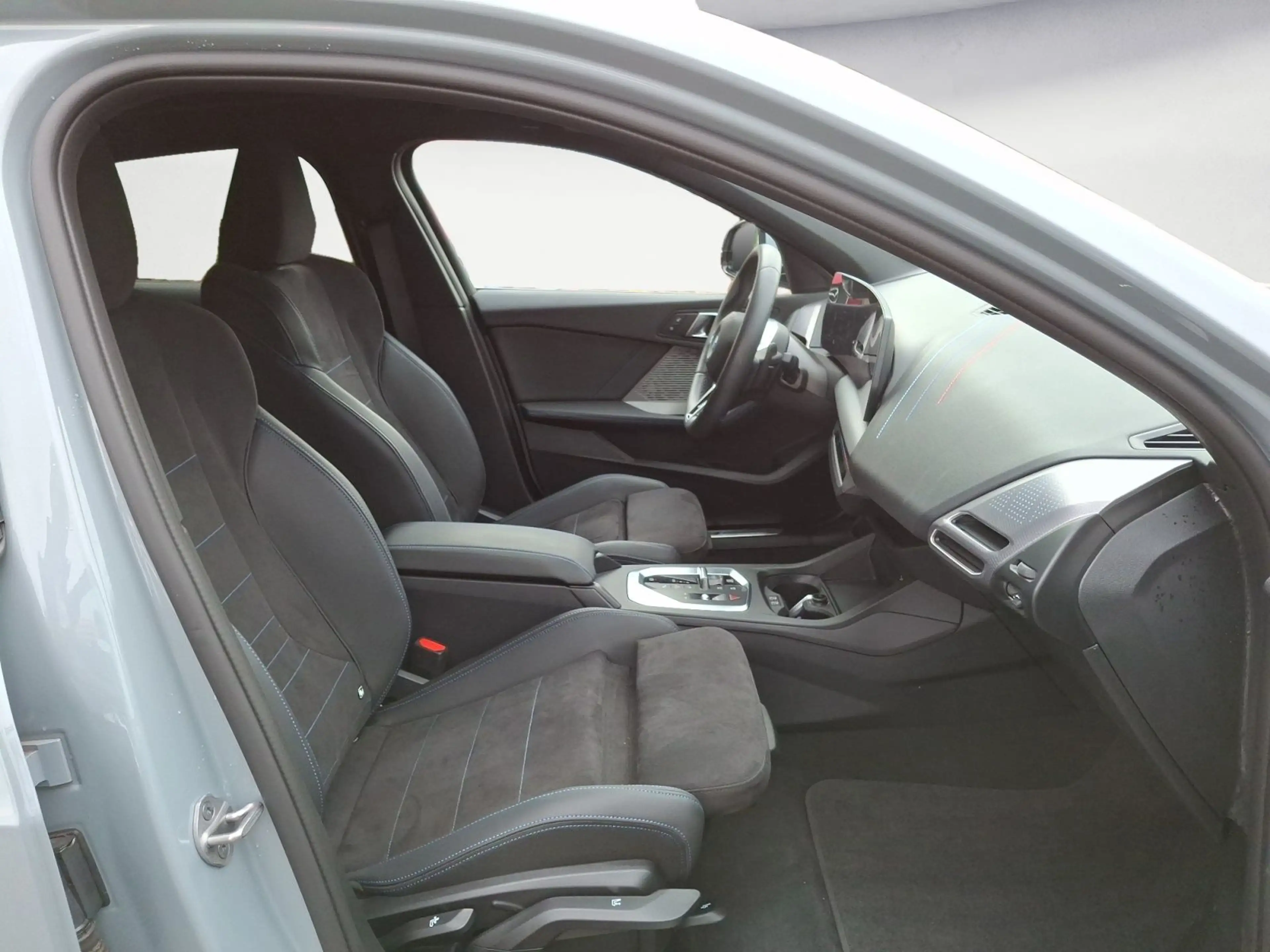 BMW 120 i Steptronic M Sportpaket Panorama AHK 19 Zol — photo 15